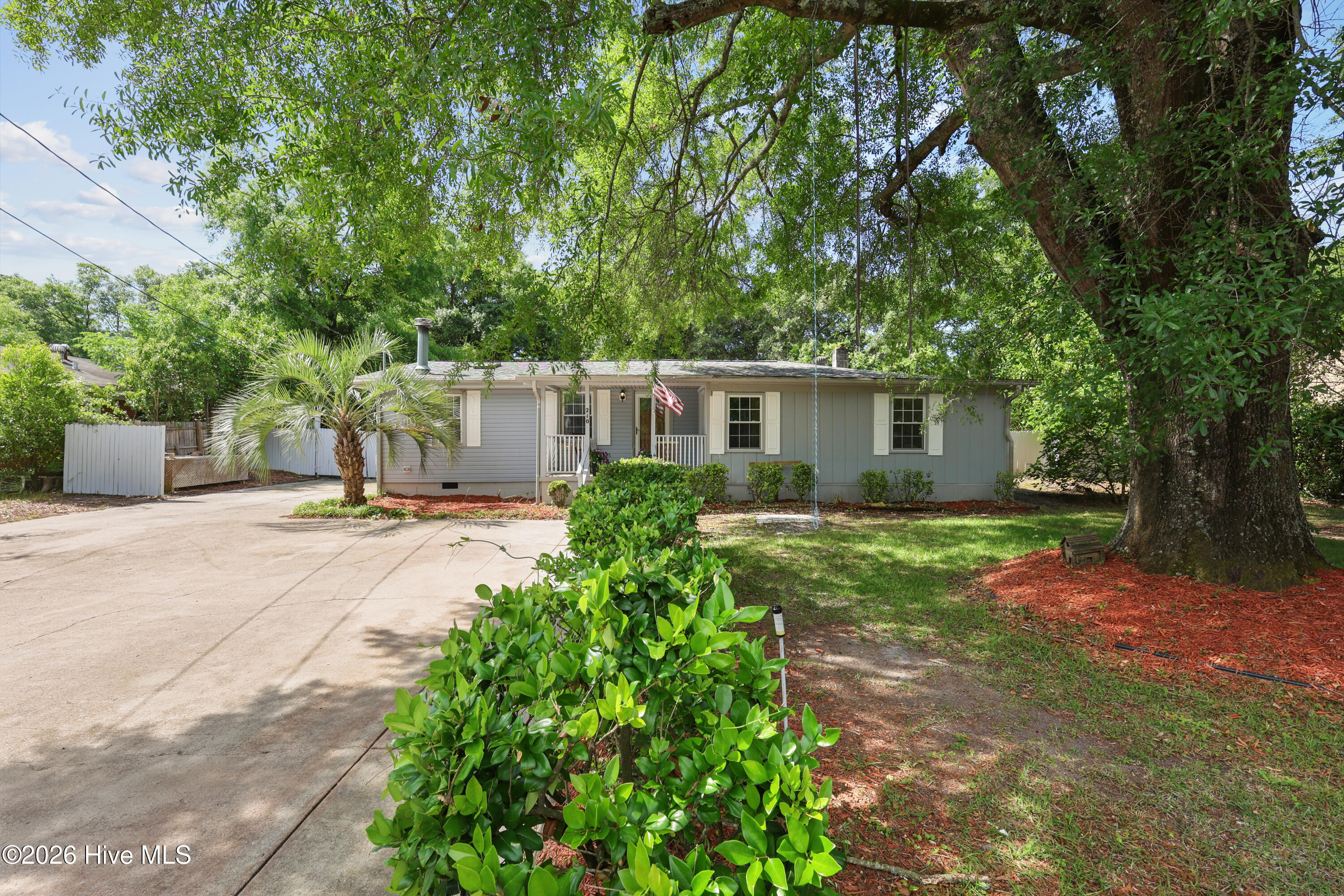 210 Rutledge Drive Property Photo 2