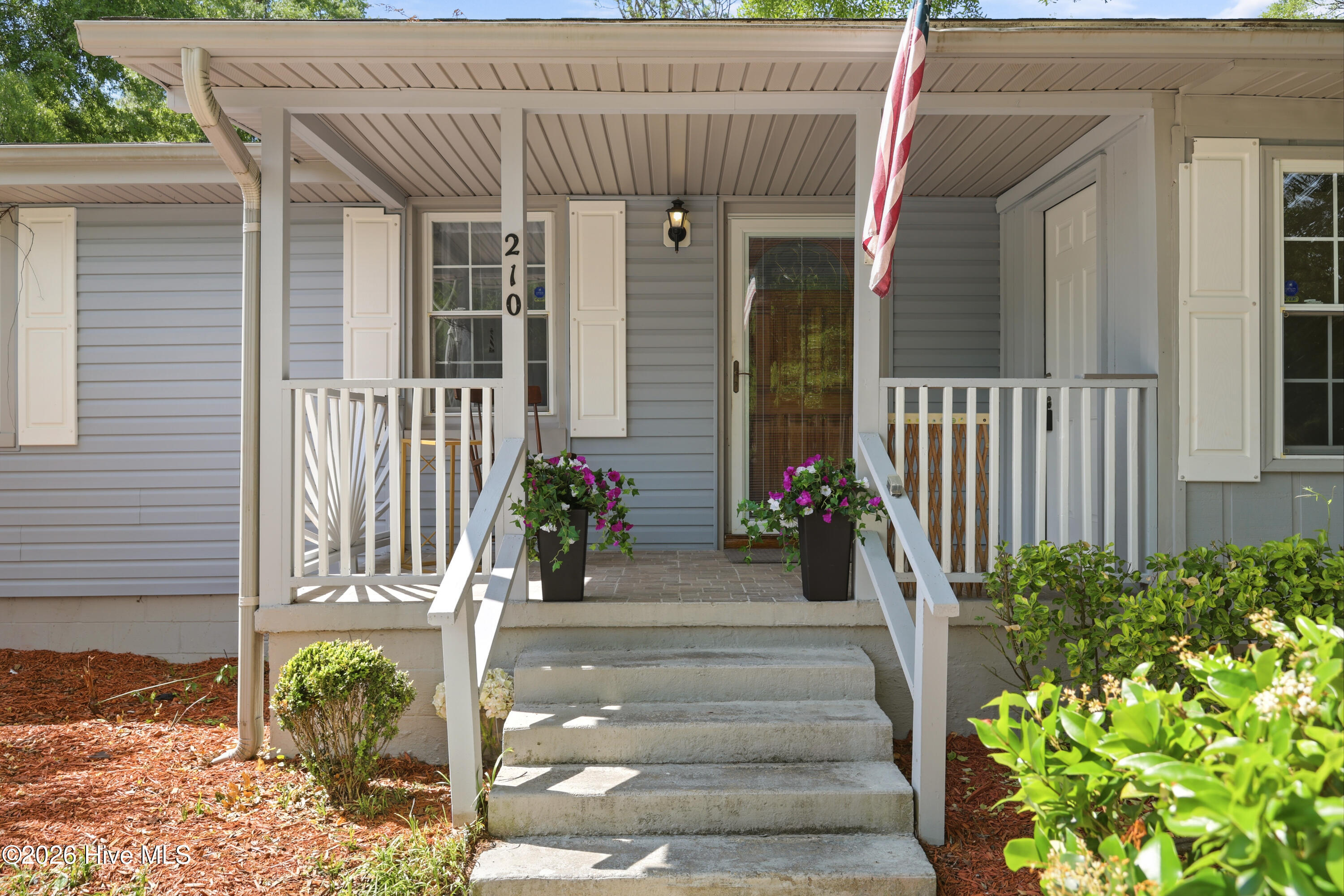 210 Rutledge Drive Property Photo 5