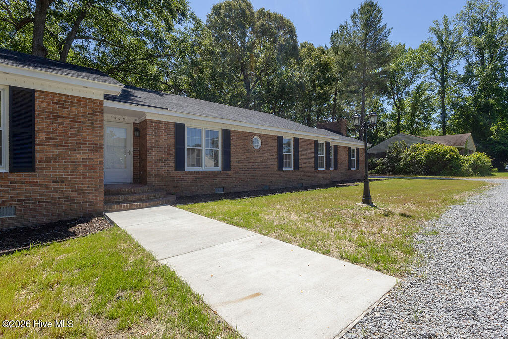 503 Castleton Drive Property Photo 4