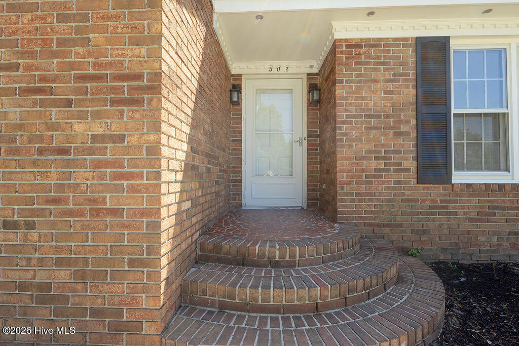 503 Castleton Drive Property Photo 5