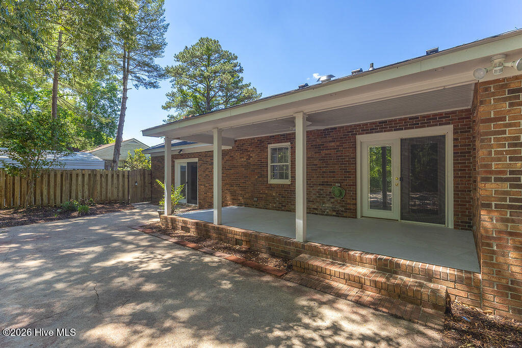 503 Castleton Drive Property Photo 6