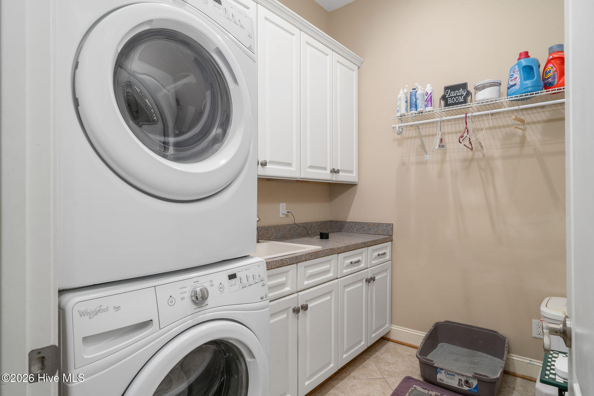 152 E Winding Way Property Photo 28