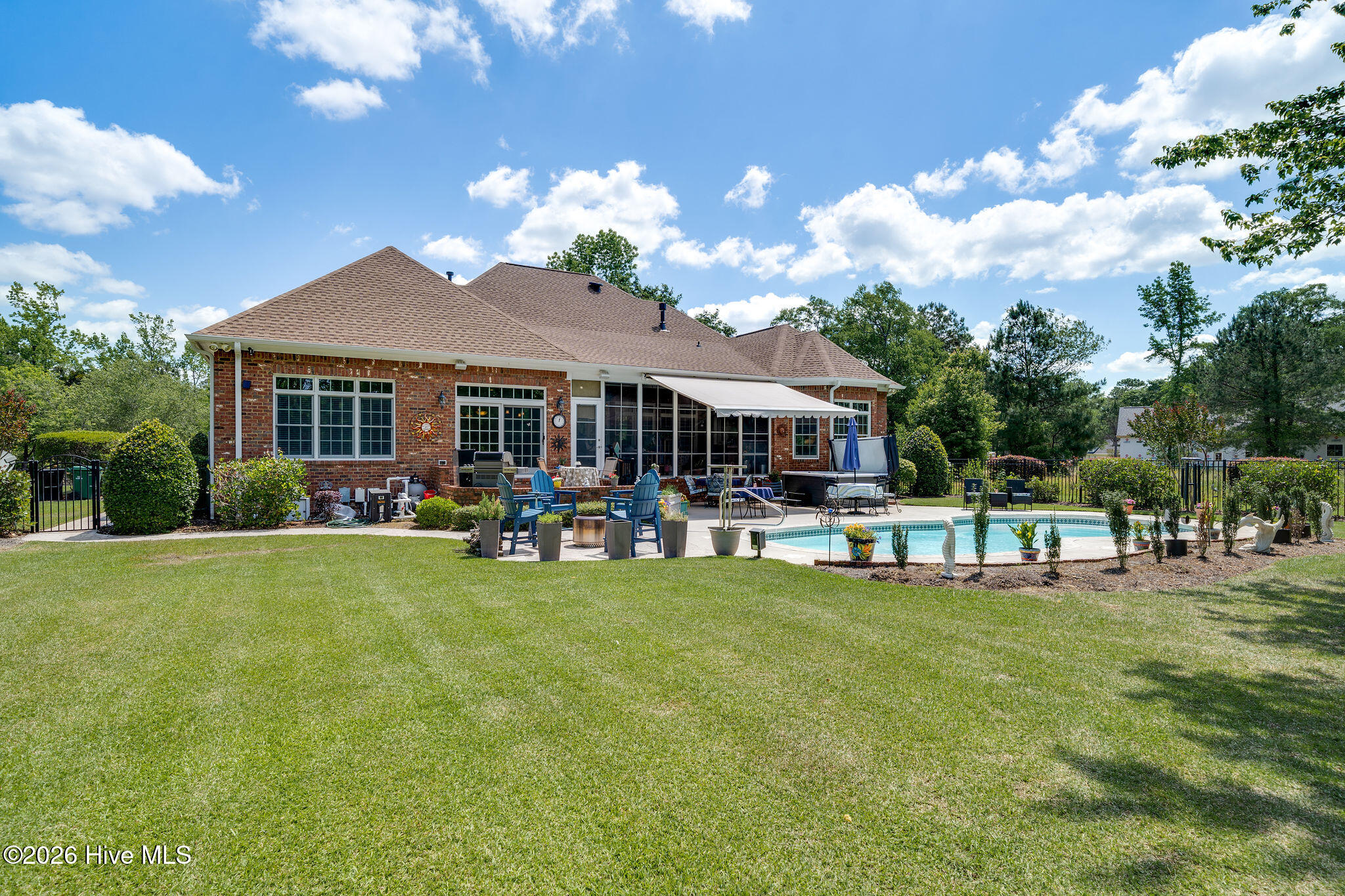 152 E Winding Way Property Photo 41