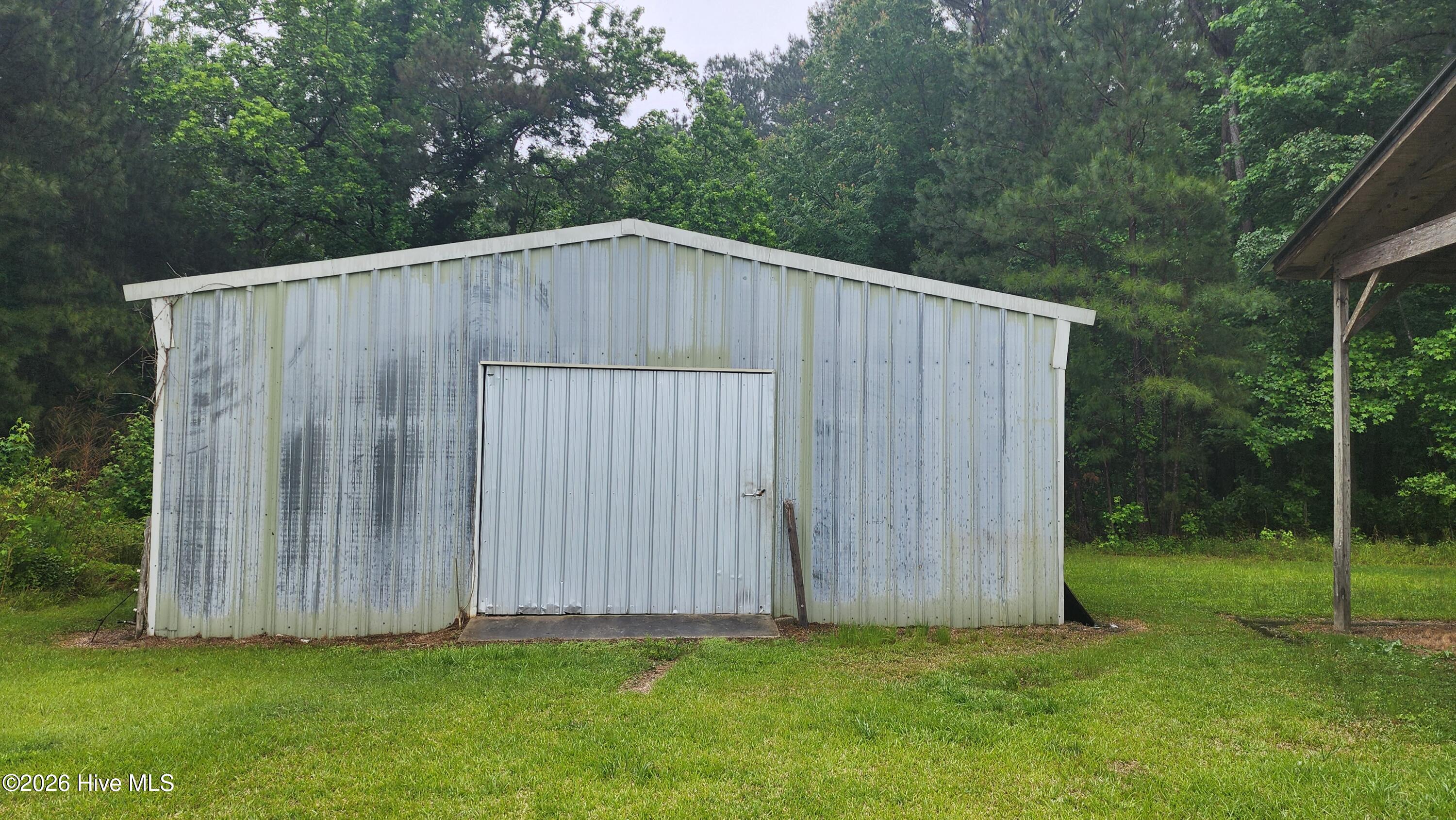 581 Hallsboro Road Property Photo 3