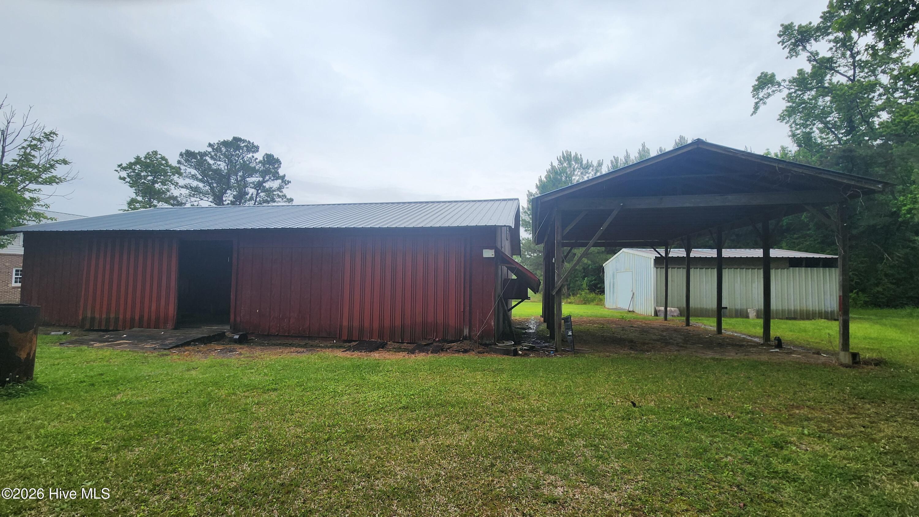 581 Hallsboro Road Property Photo 6