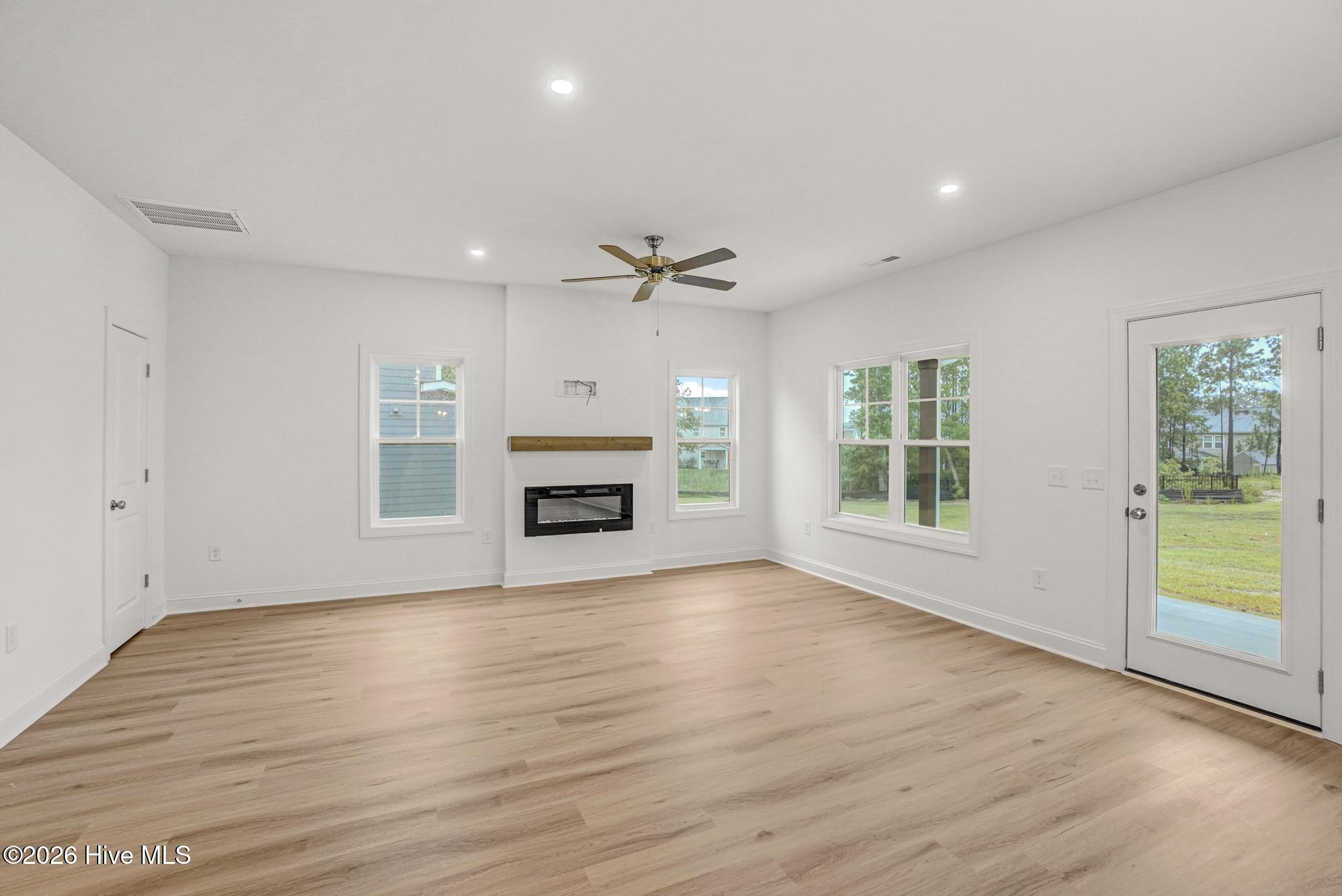 420 Albion Court Property Photo 10
