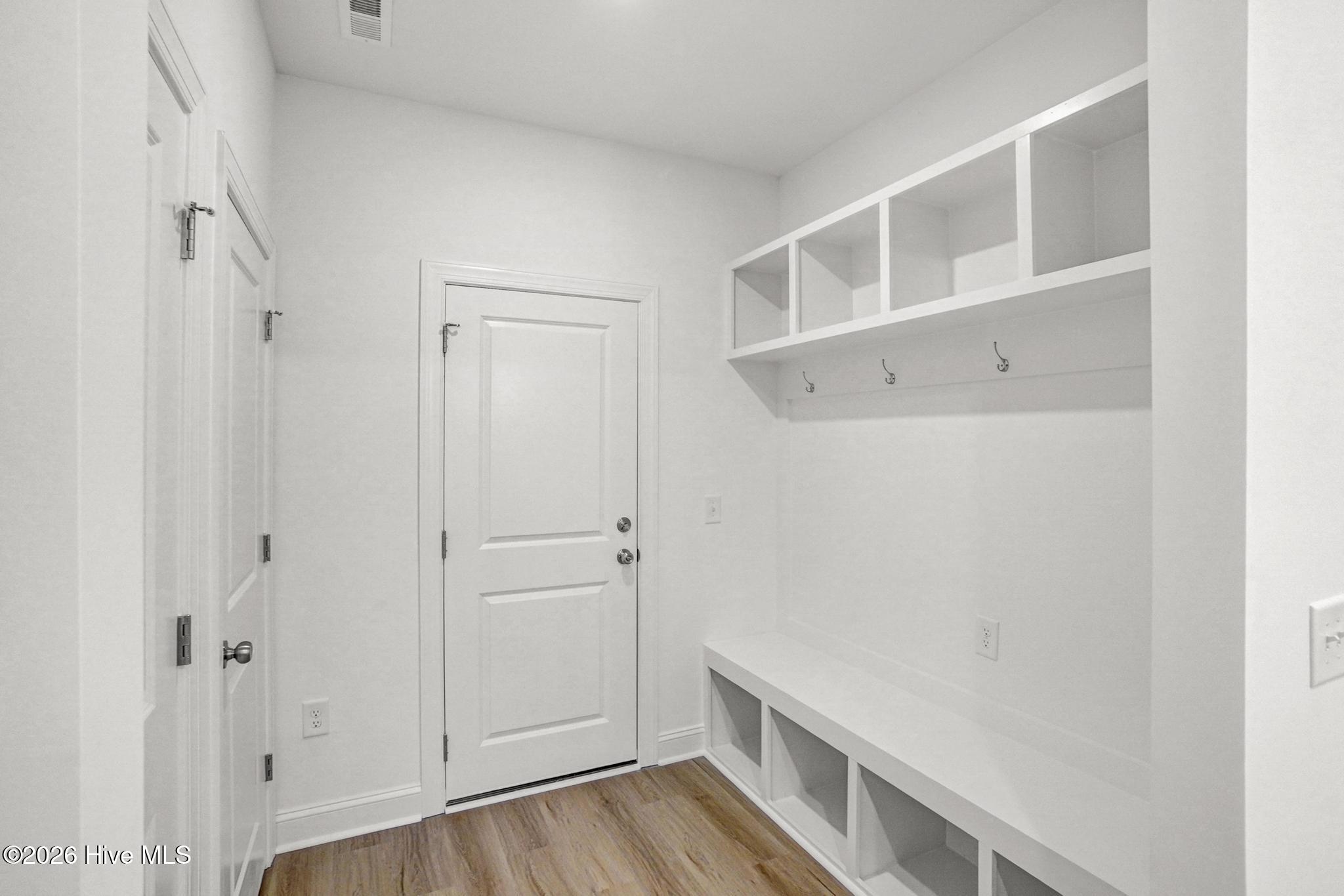 420 Albion Court Property Photo 19