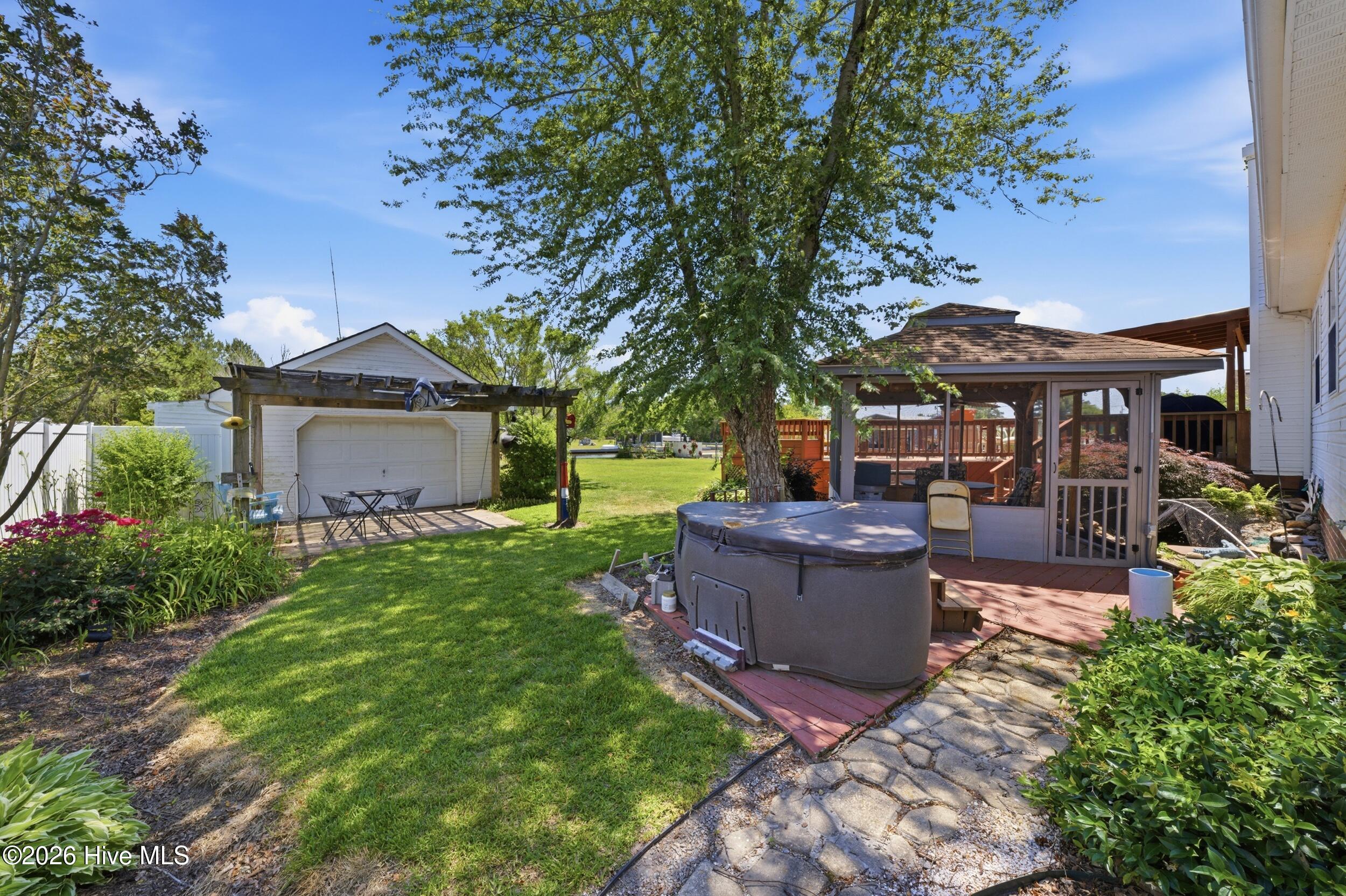 136 Simpson Road Property Photo 4