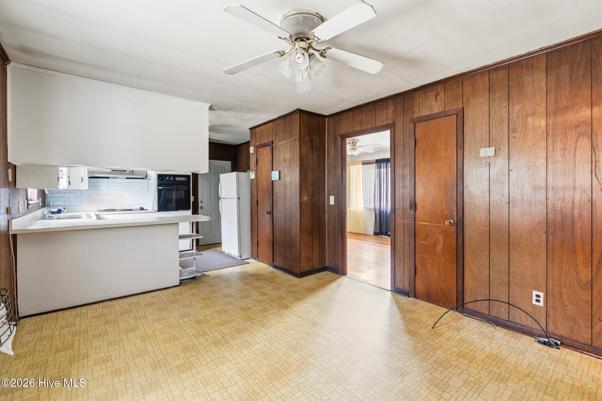 112 Jefferson Drive Property Photo 14