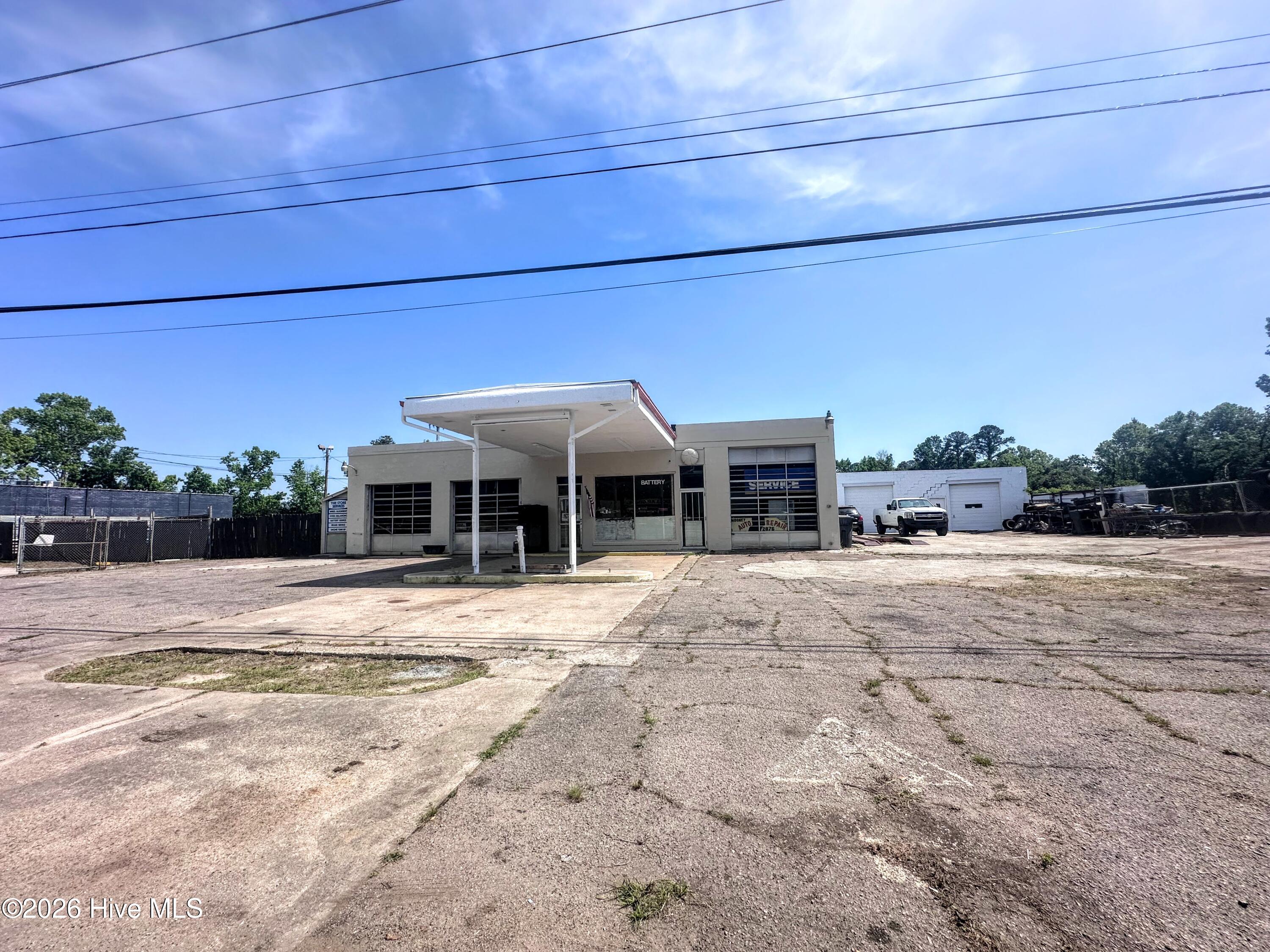 2876 Deans Bridge Road Property Photo 1