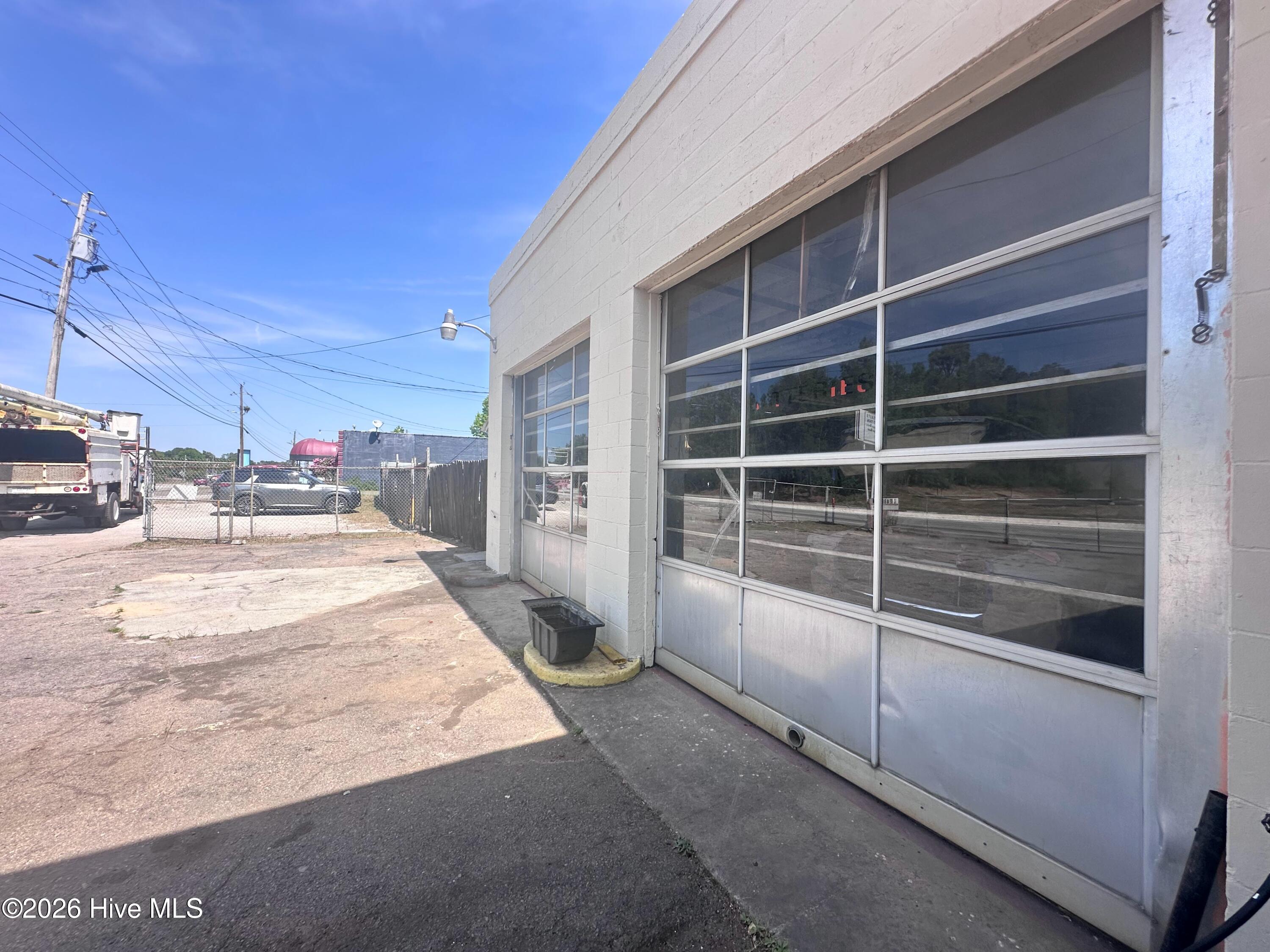 2876 Deans Bridge Road Property Photo 4