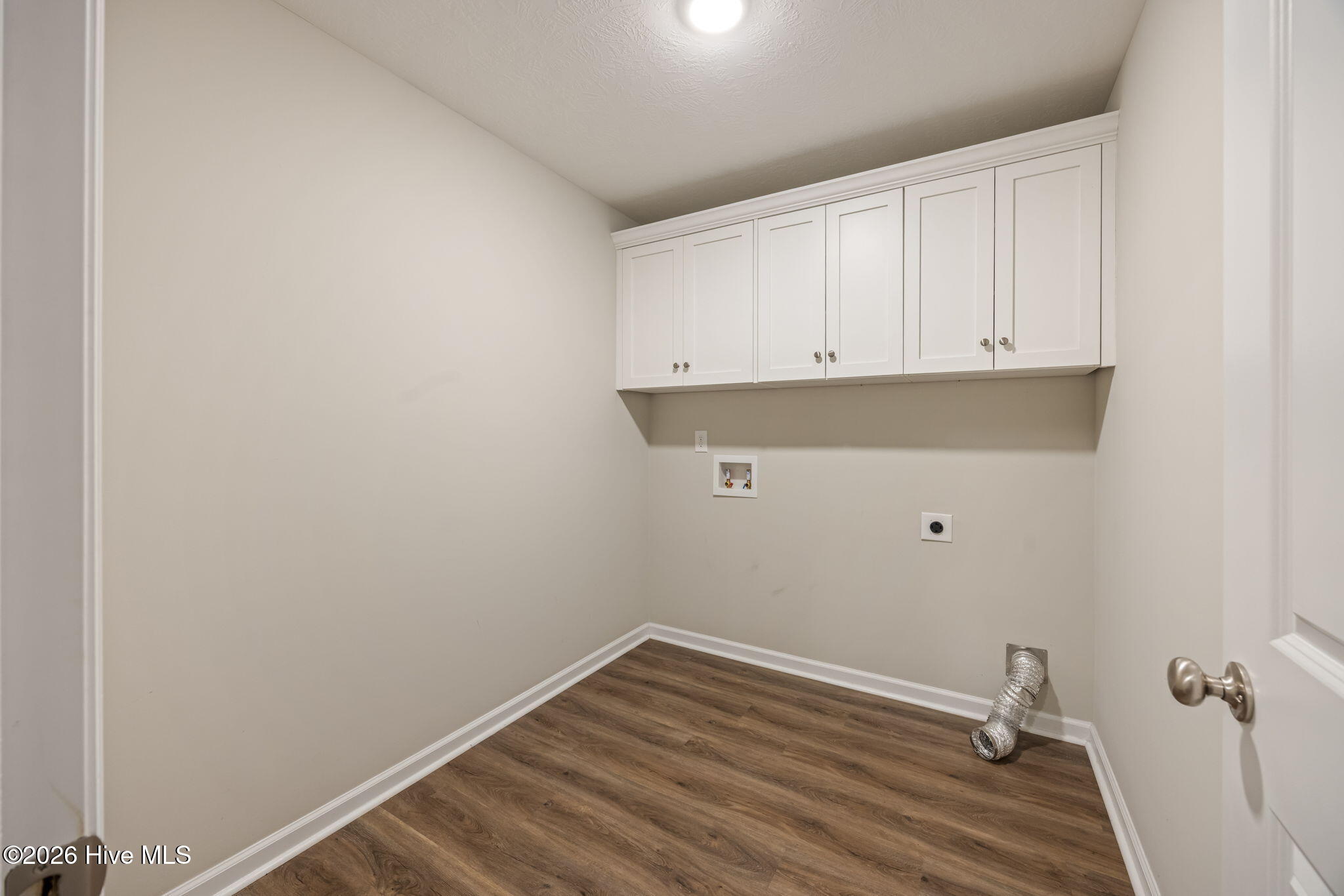214 Sutton Court Property Photo 11