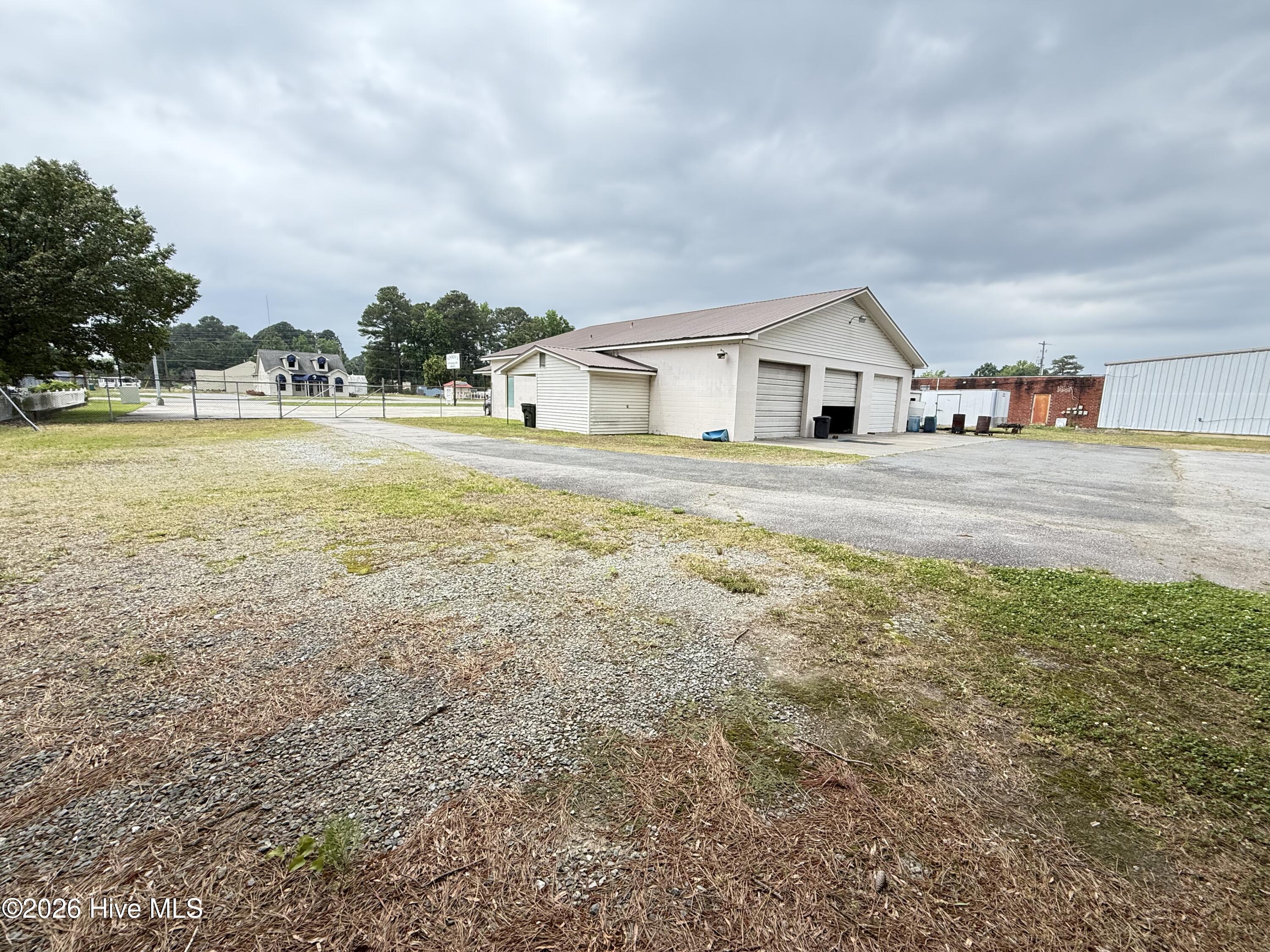 906 N Breazeale Avenue Property Photo 17