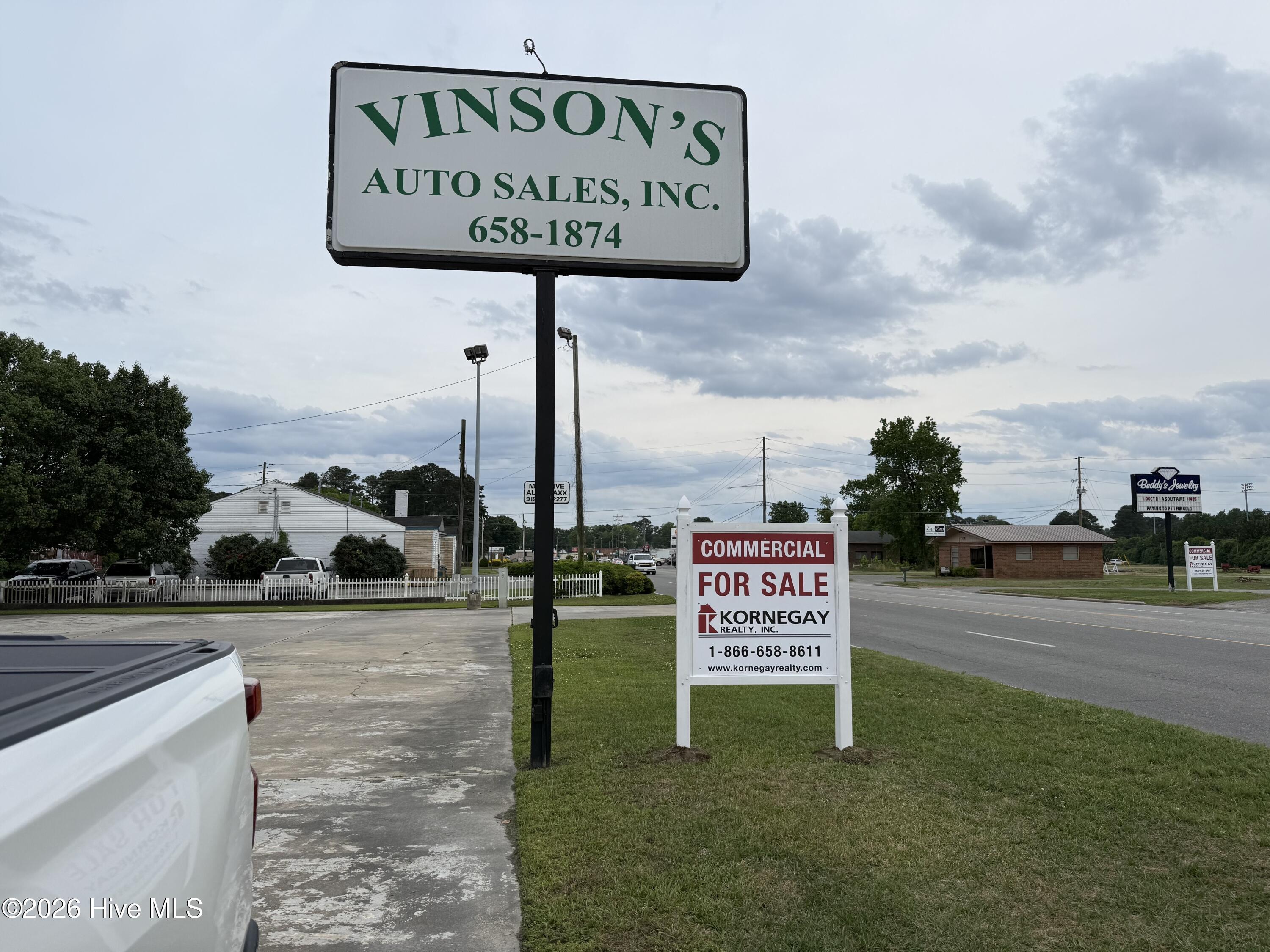 906 N Breazeale Avenue Property Photo 18