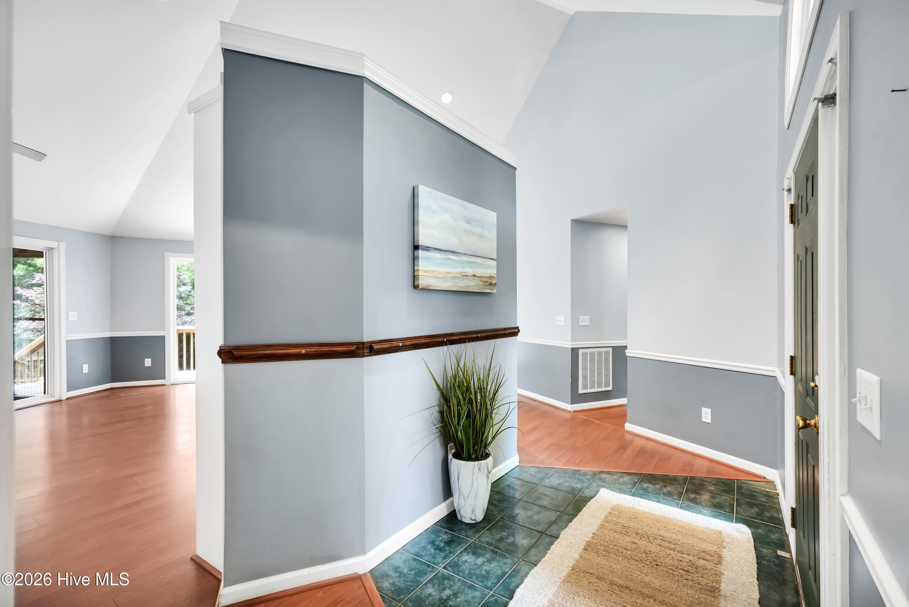 7004 Poplar Knoll Court Property Photo 4