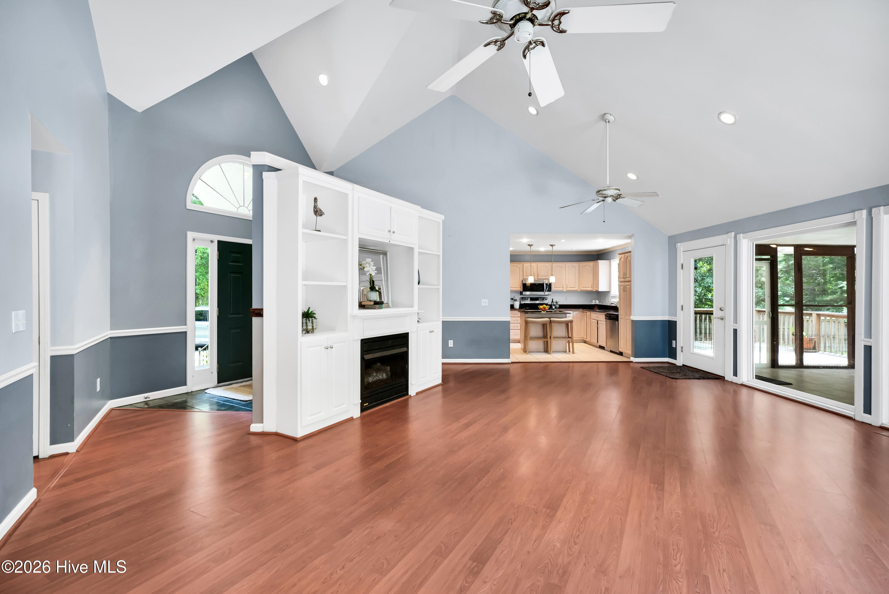 7004 Poplar Knoll Court Property Photo 8