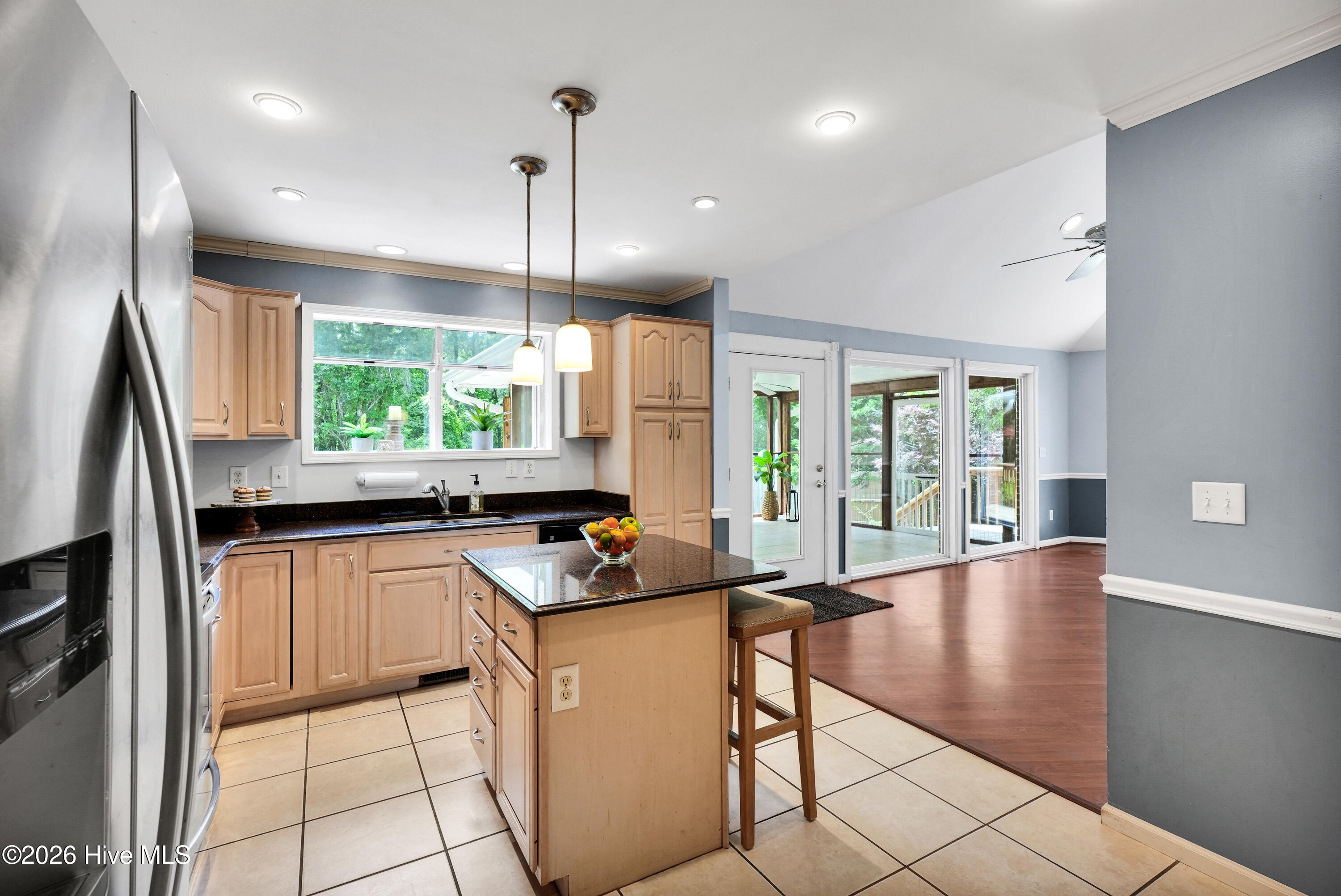 7004 Poplar Knoll Court Property Photo 12