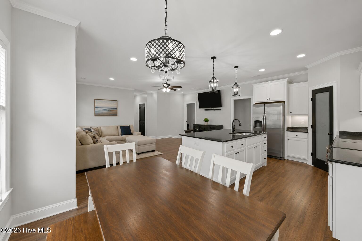 4201 Needmore Road Property Photo 9