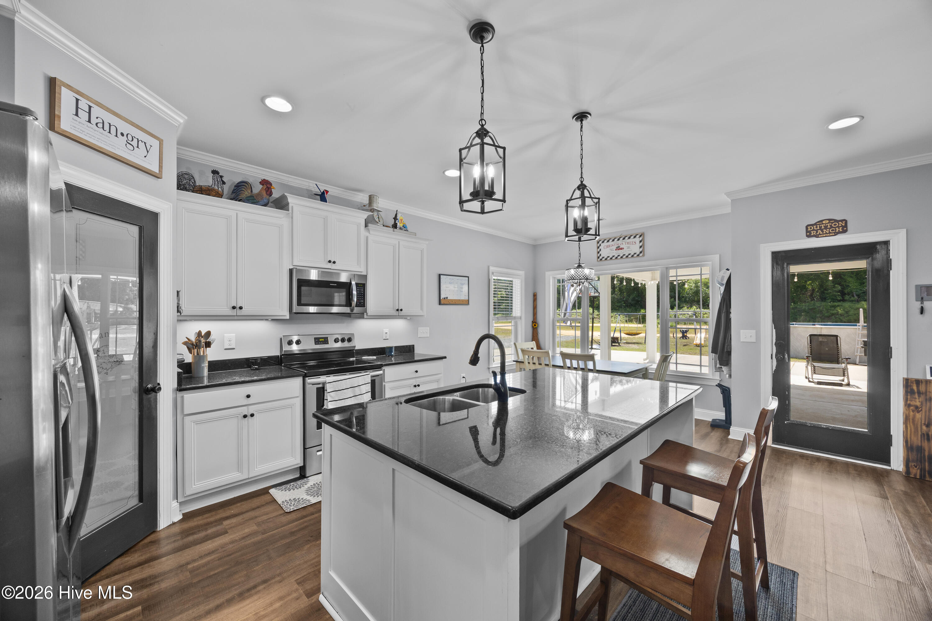 4201 Needmore Road Property Photo 11