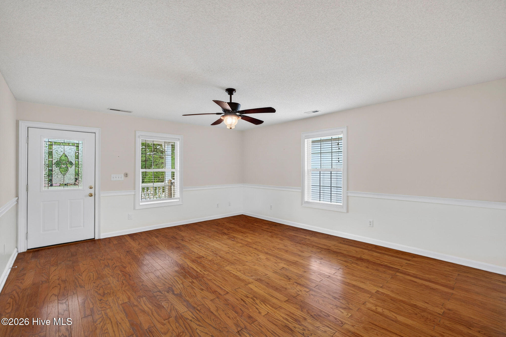 2305 E Oak Island Drive Property Photo 5
