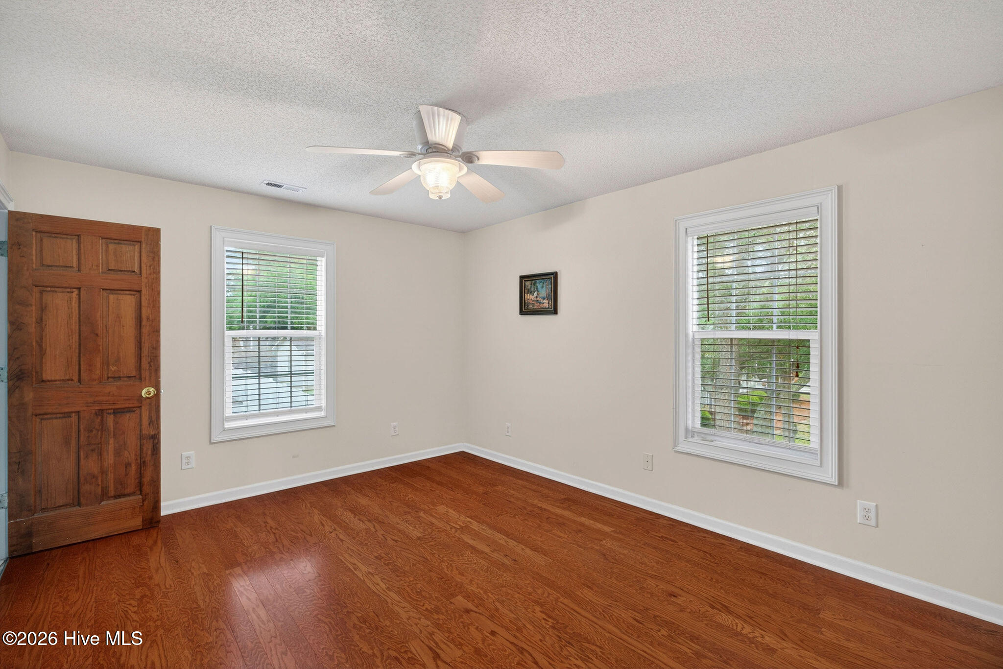 2305 E Oak Island Drive Property Photo 10