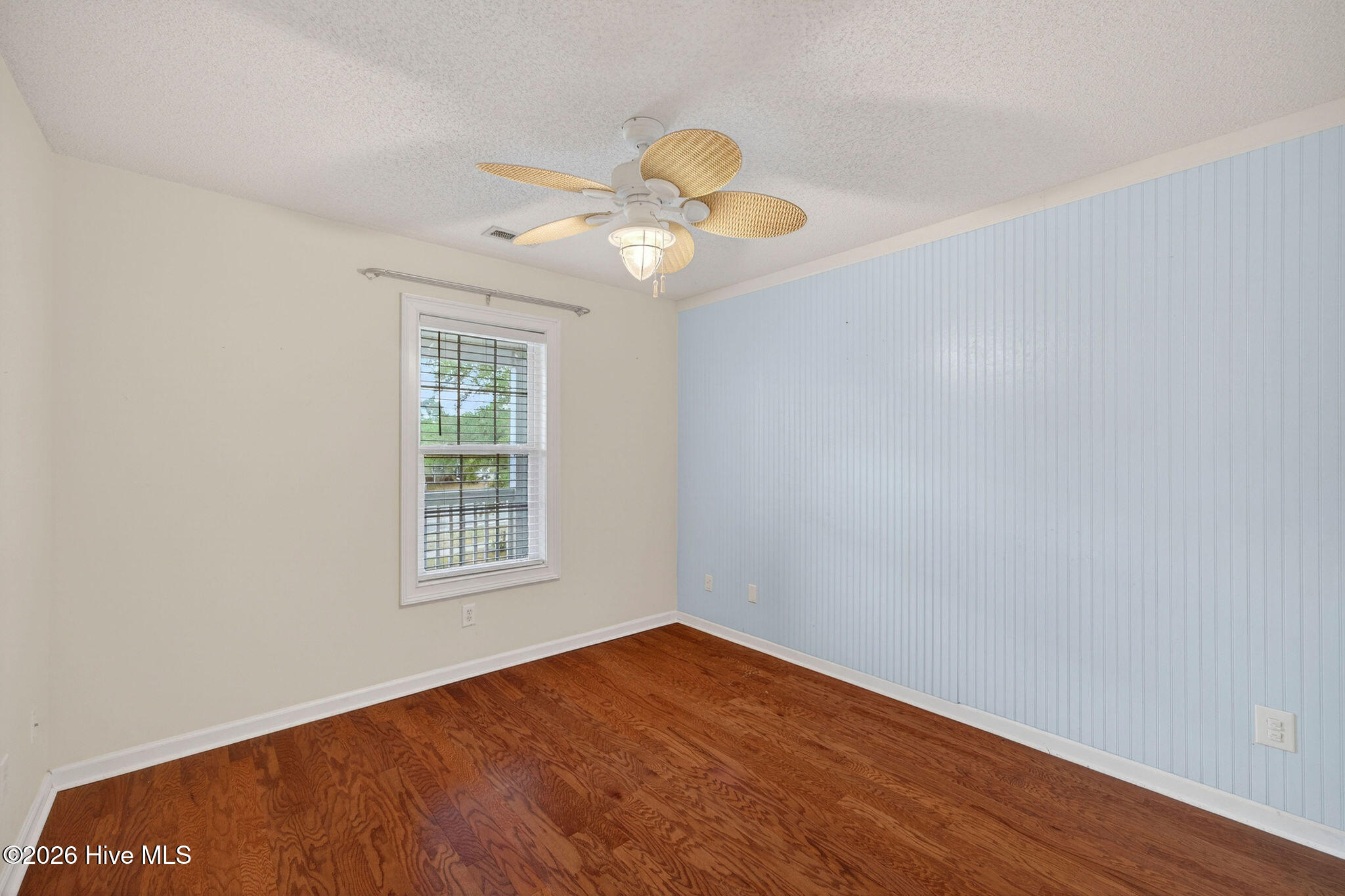 2305 E Oak Island Drive Property Photo 14