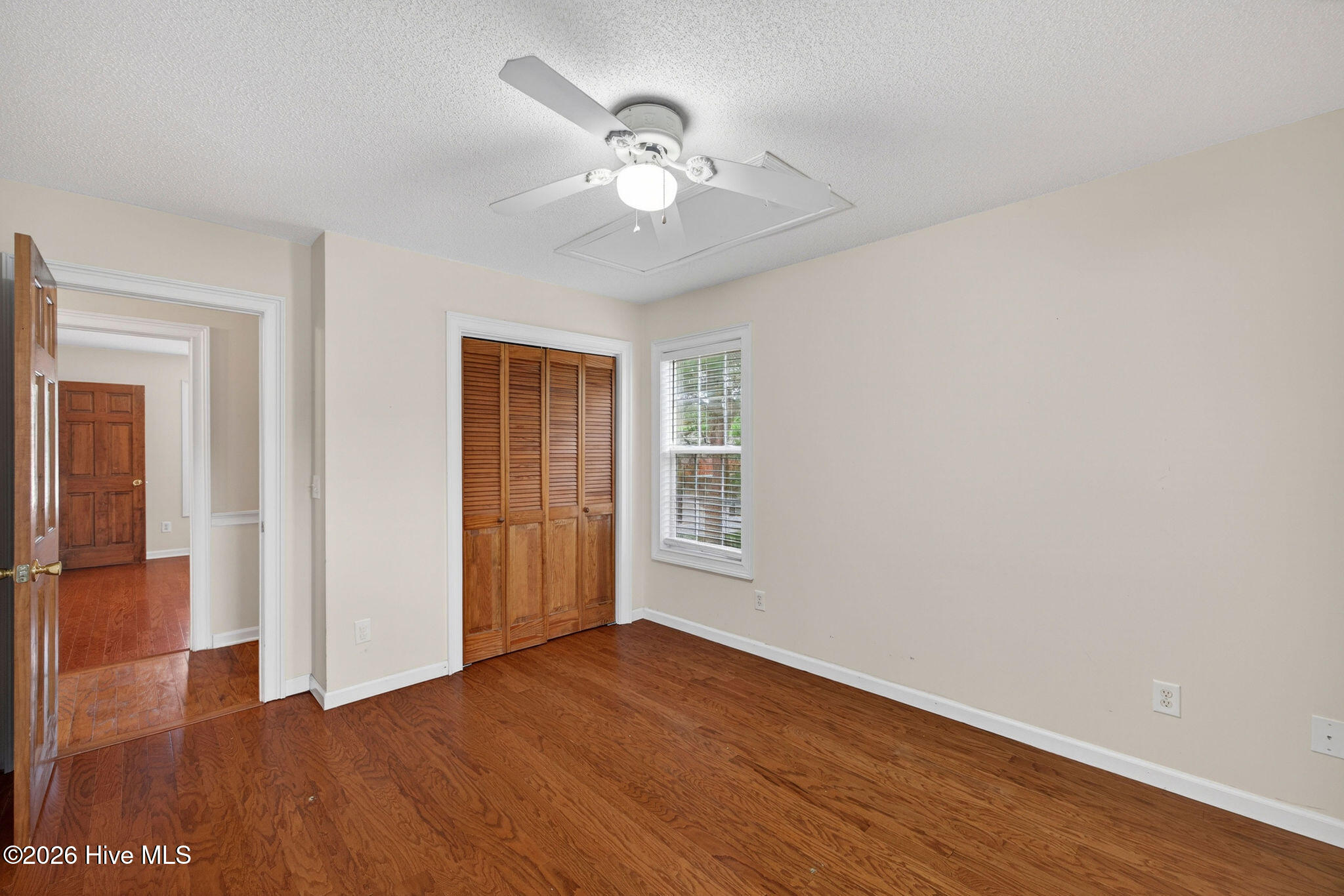 2305 E Oak Island Drive Property Photo 17