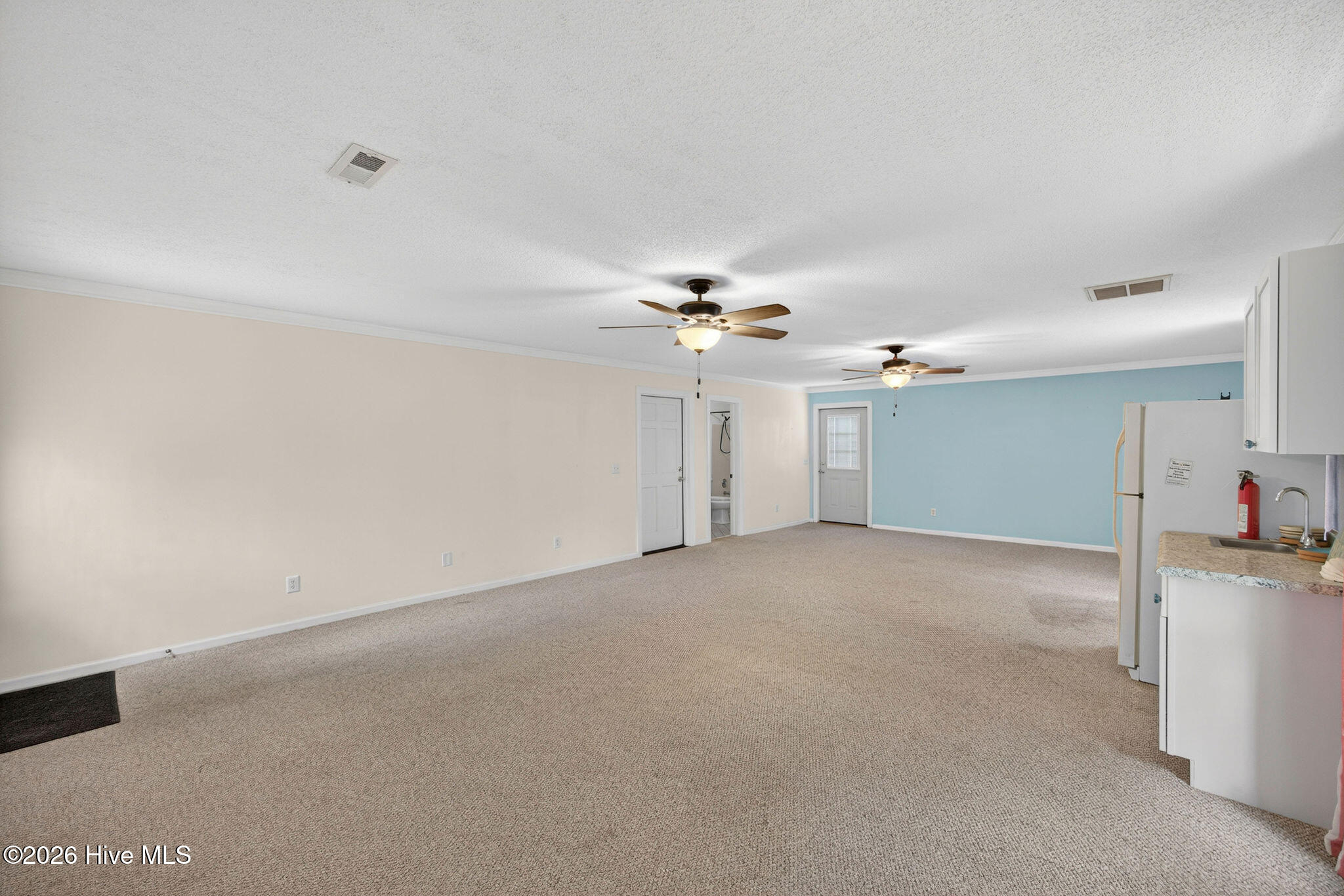 2305 E Oak Island Drive Property Photo 20