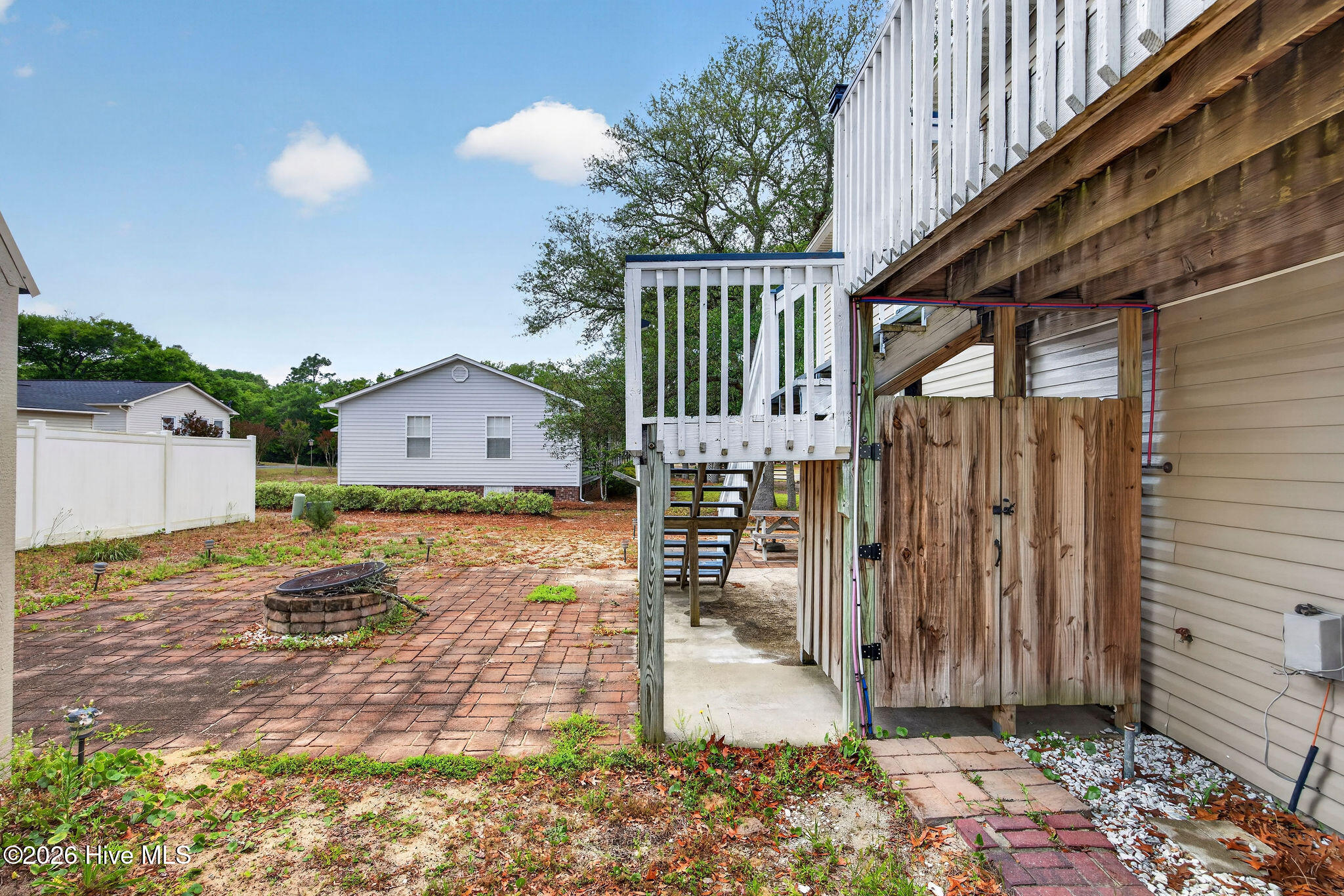 2305 E Oak Island Drive Property Photo 25