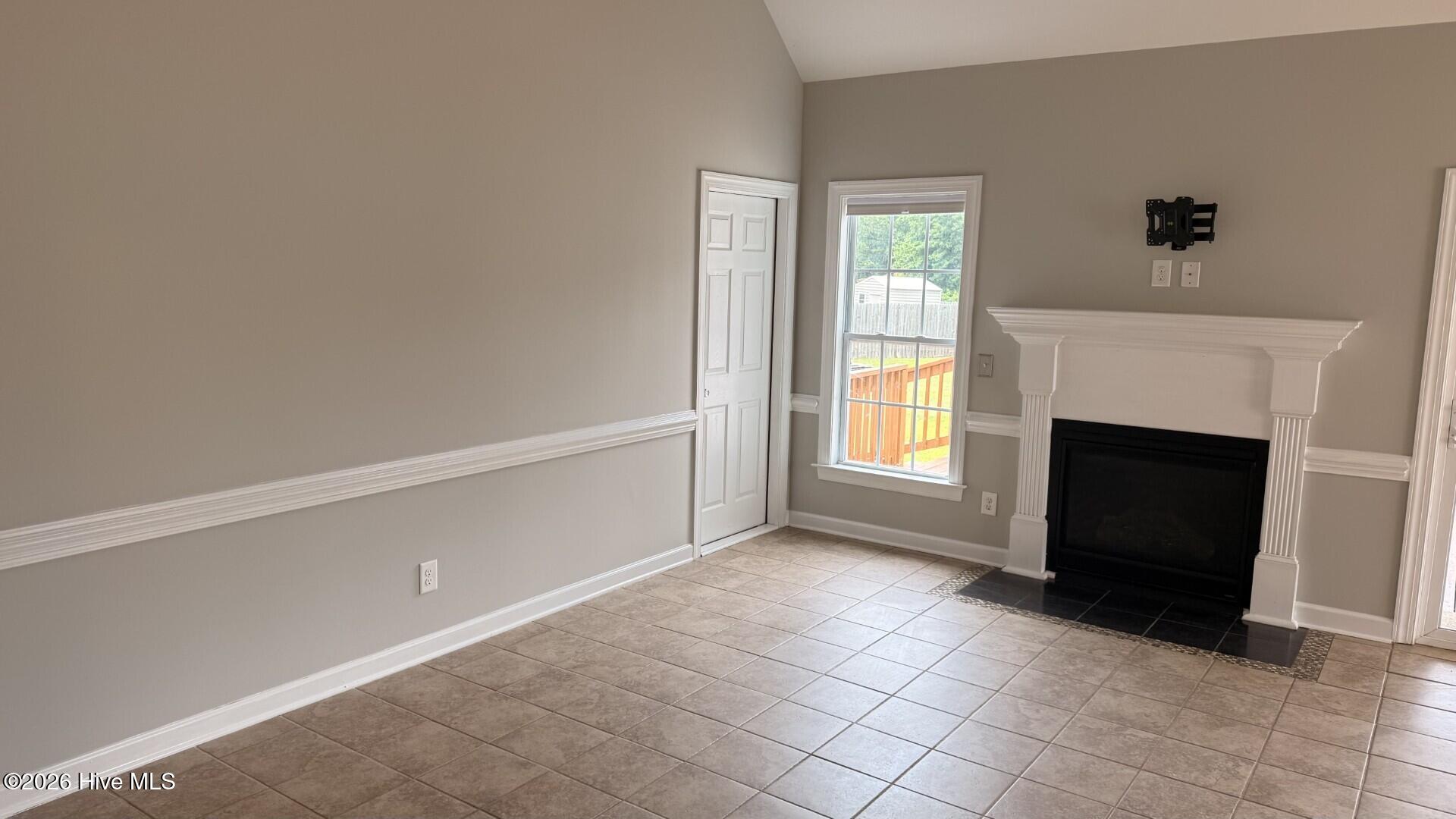 102 Clayside Drive Property Photo 8