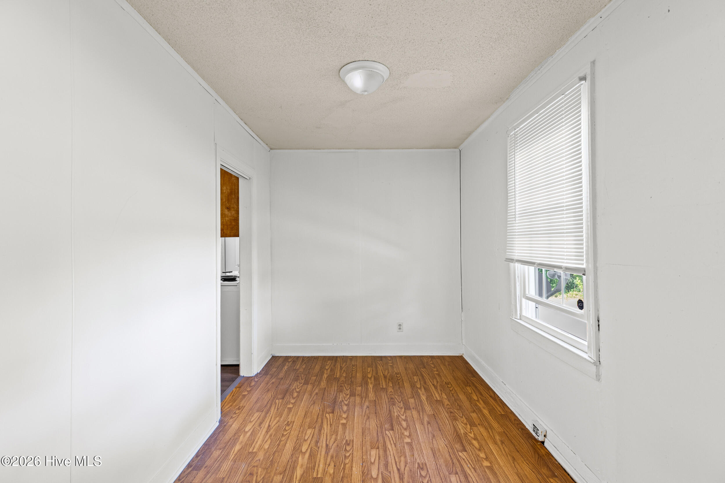 2033 Shirley Avenue Property Photo 4
