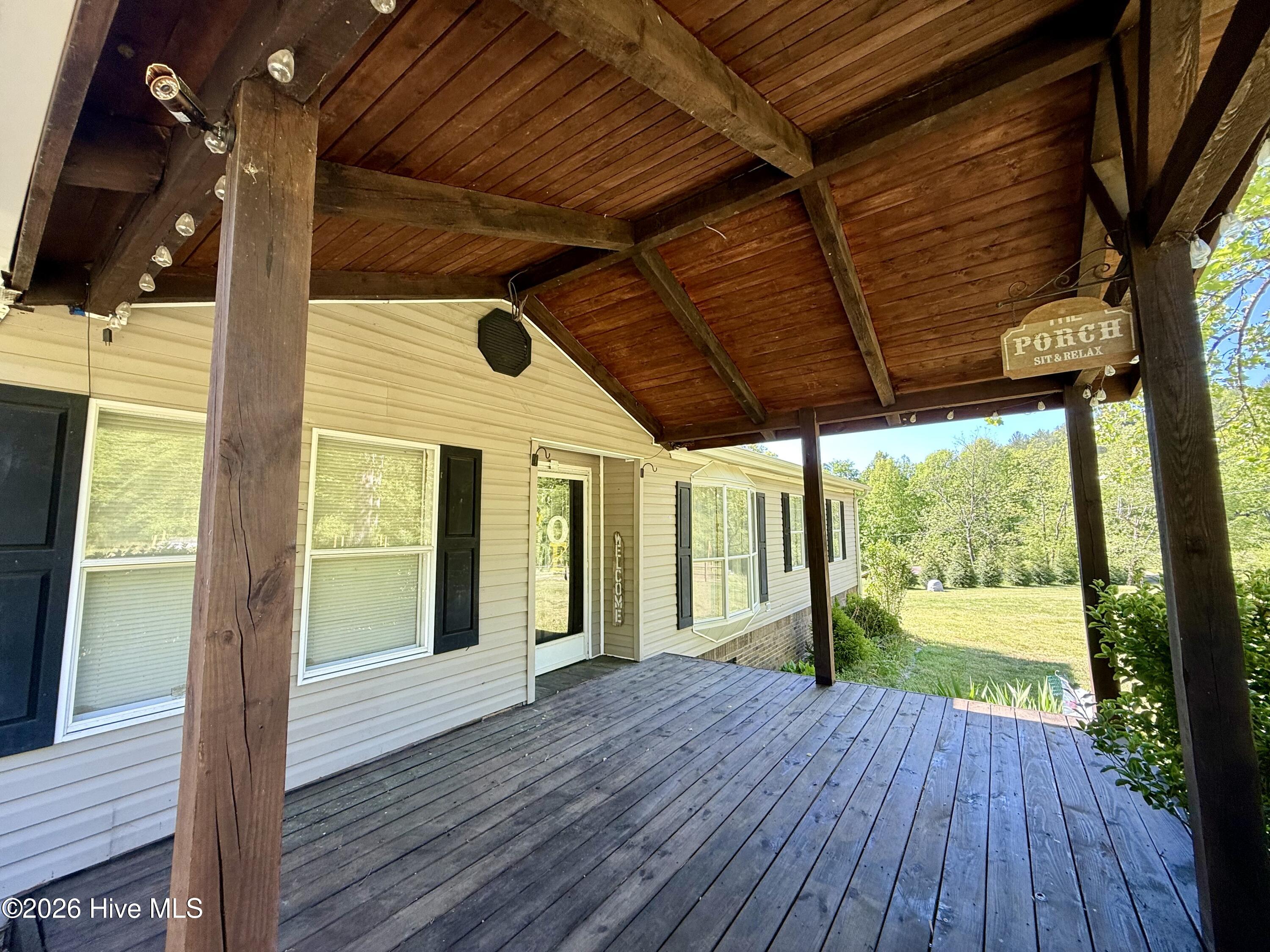 1038 Blackburn Hollow Road Property Photo 3