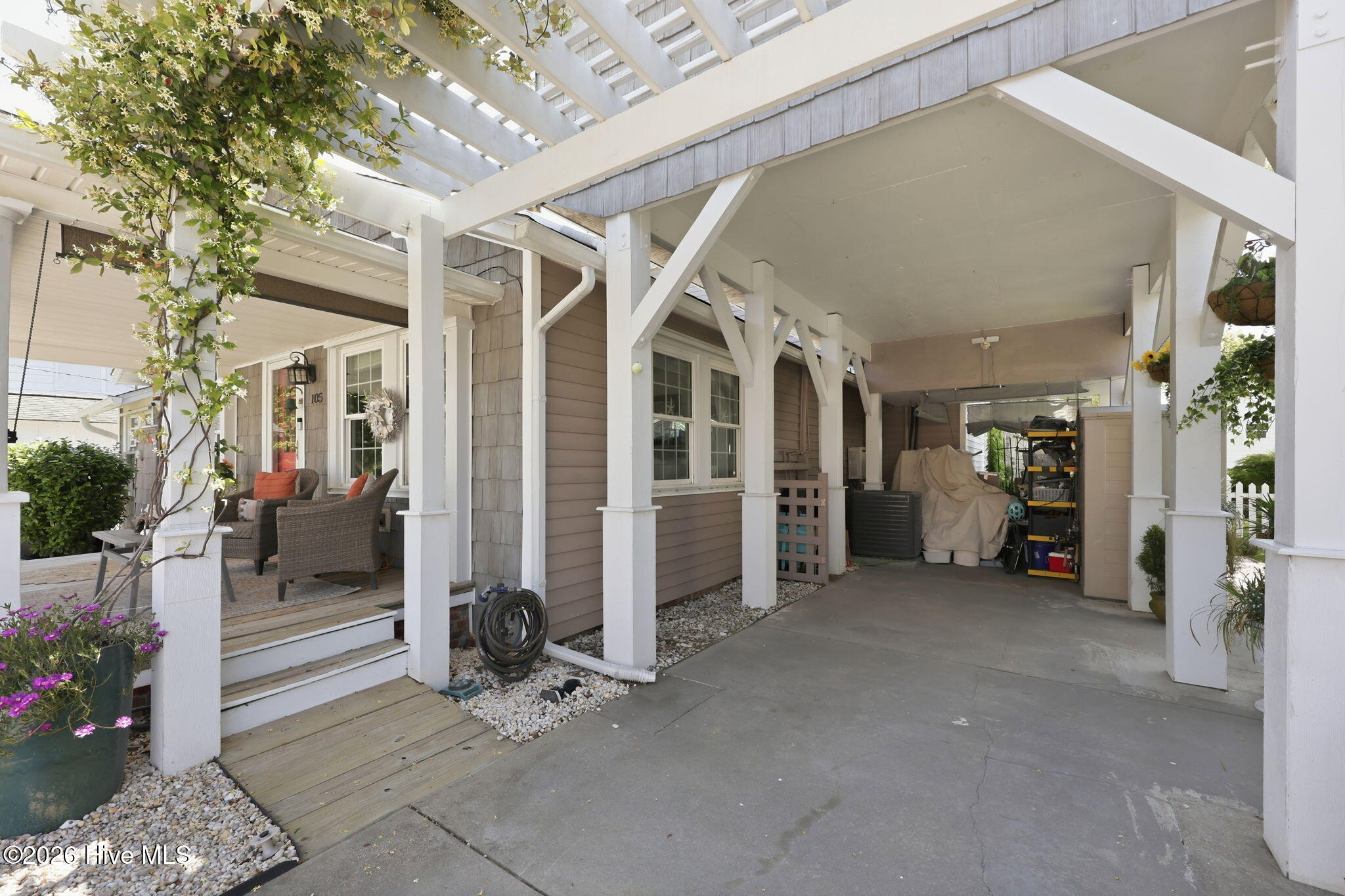 105 S Webb Street Property Photo 10