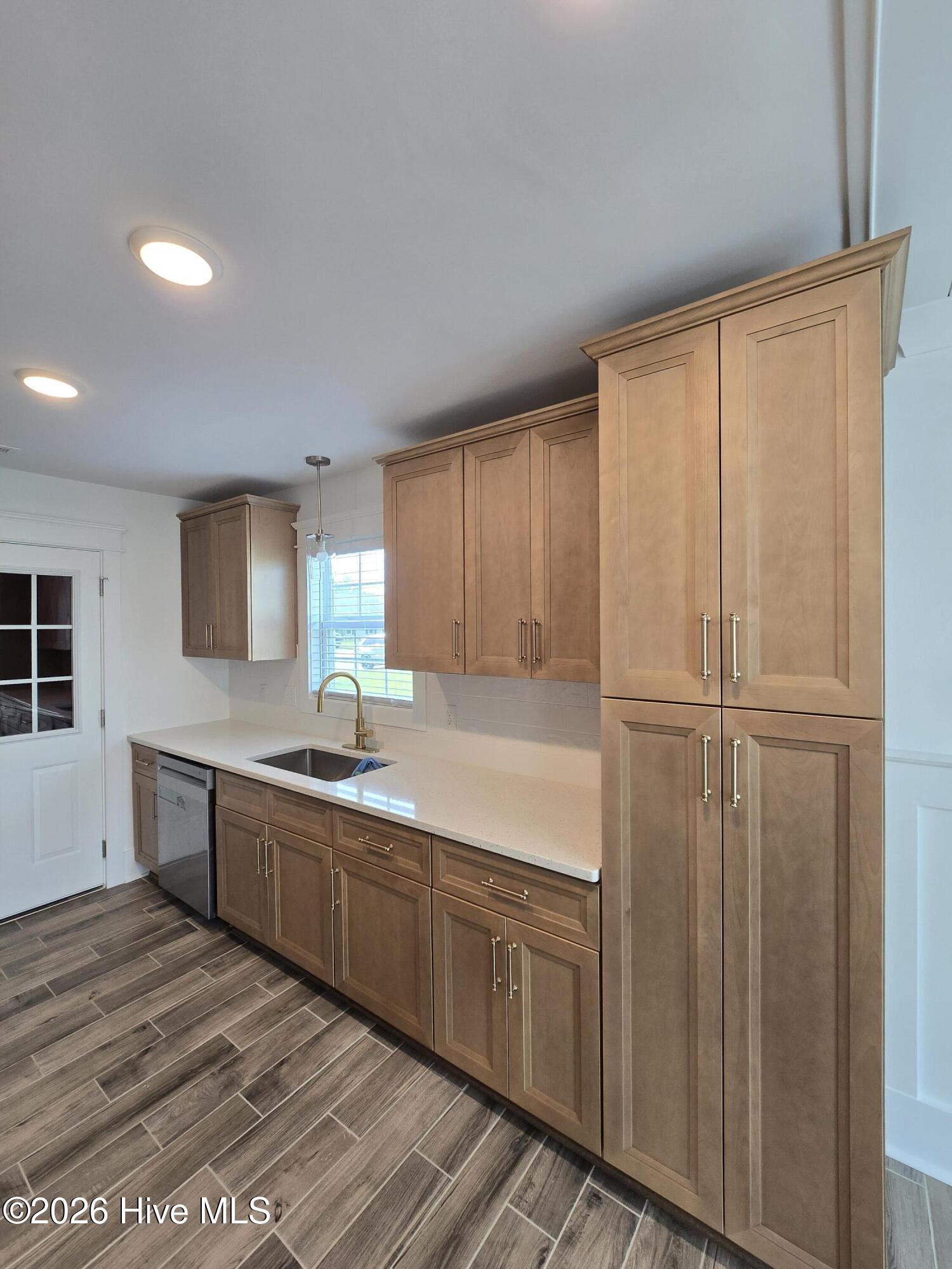 302 Kingston Road Property Photo 15