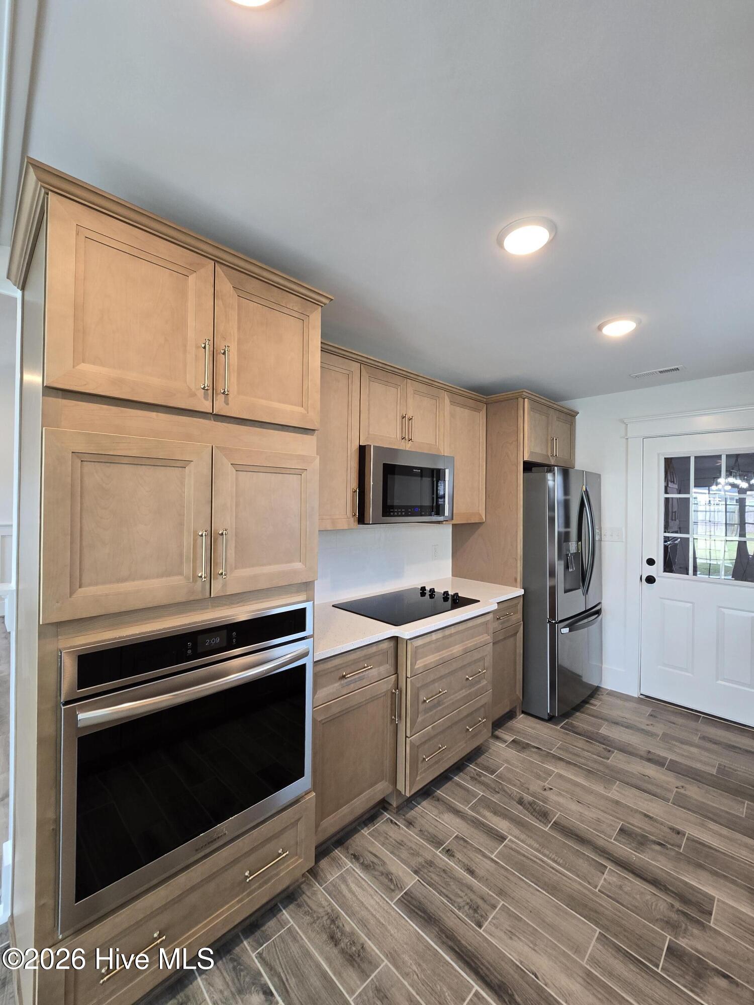 302 Kingston Road Property Photo 16