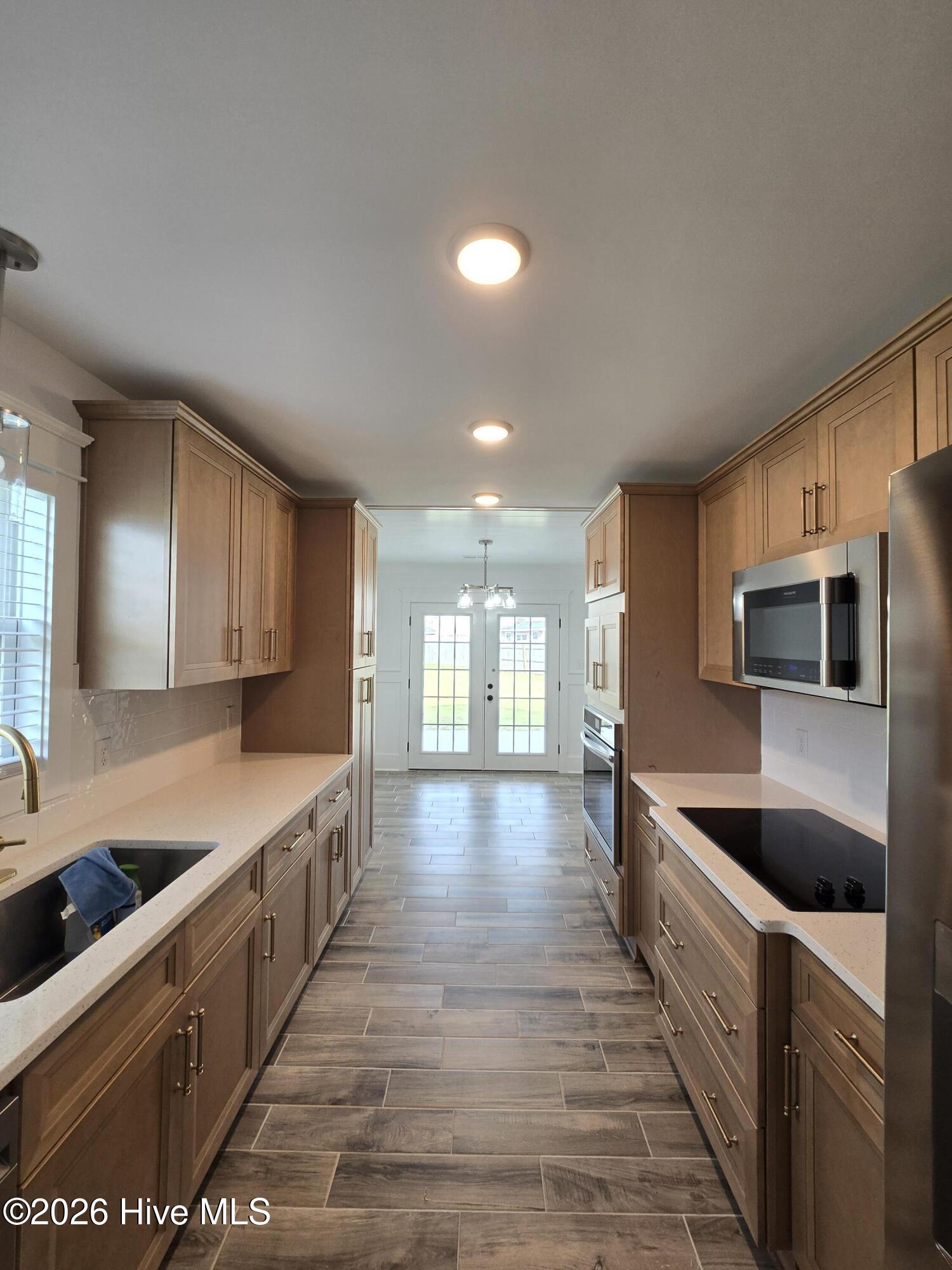 302 Kingston Road Property Photo 17