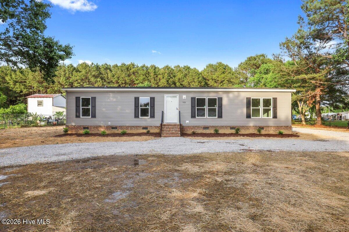 5737 Lloyd Road Property Photo 1