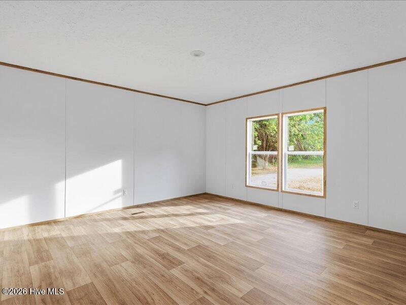 5737 Lloyd Road Property Photo 6