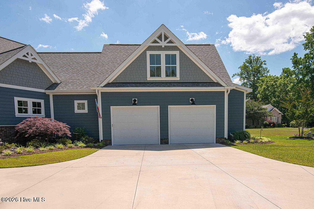 107 Vaud Court Property Photo 6