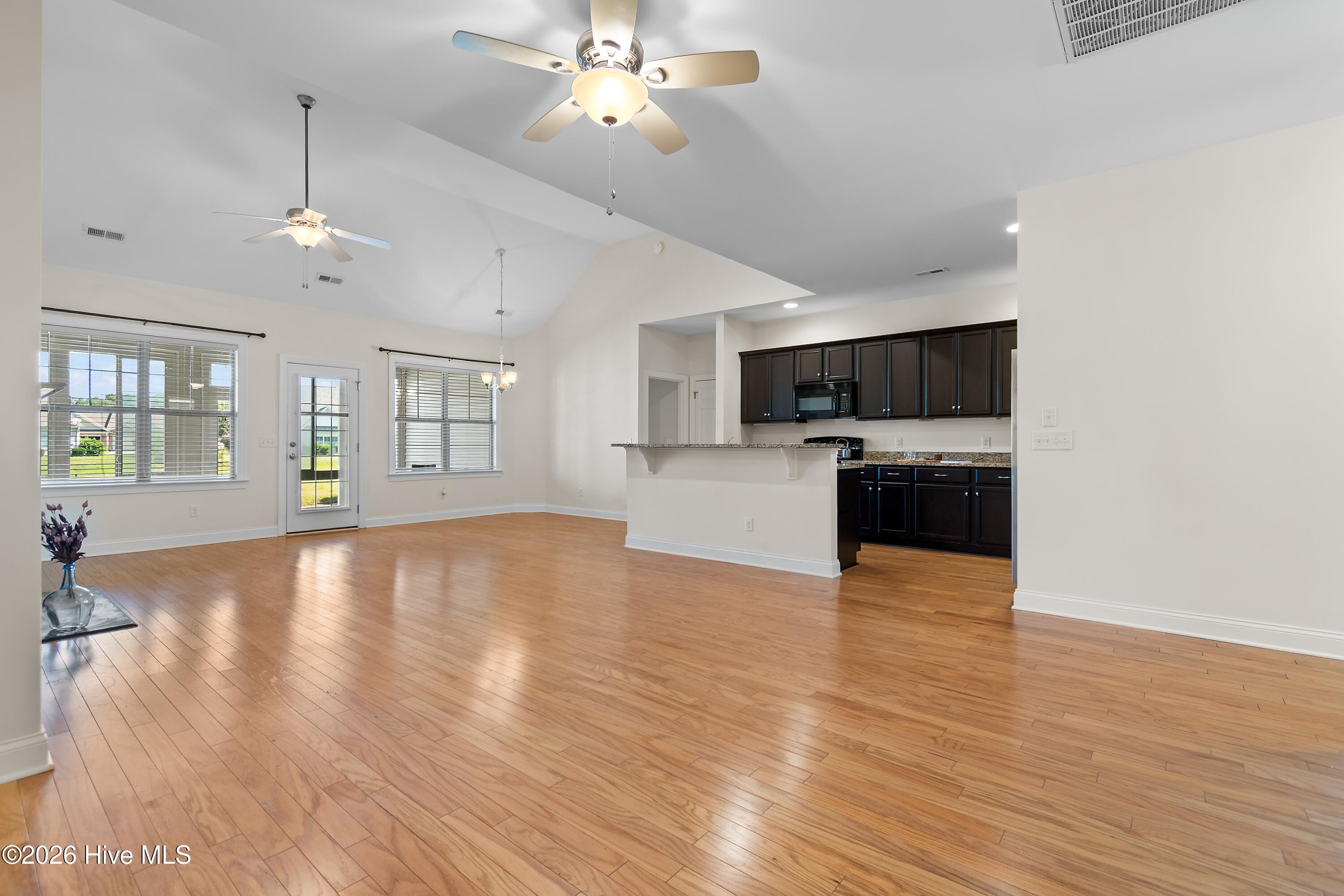 4180 Cambridge Cove Road Se Unit 2 Property Photo 6