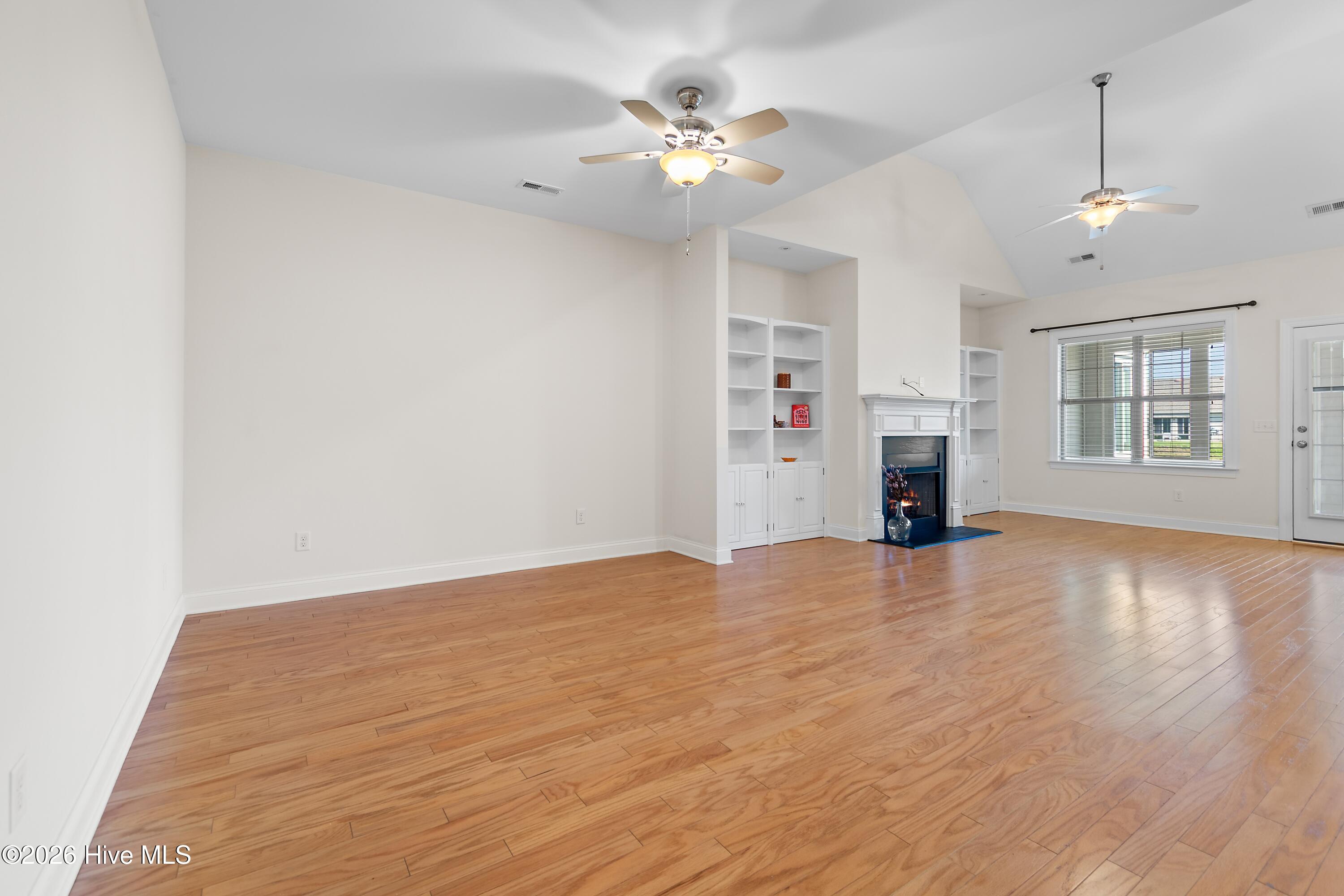 4180 Cambridge Cove Road Se Unit 2 Property Photo 7