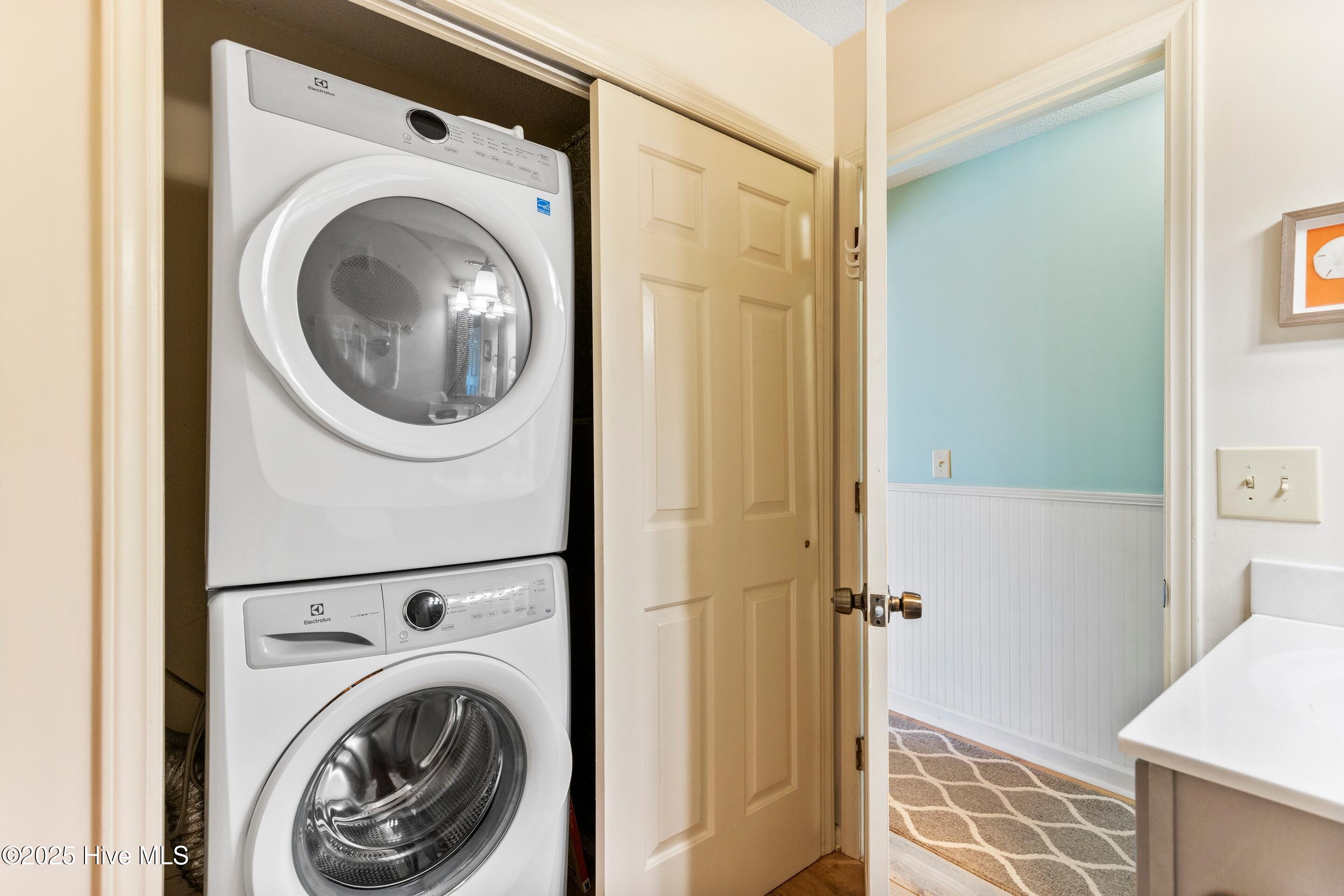 1008 Canal Drive Apt 2a Property Photo 27