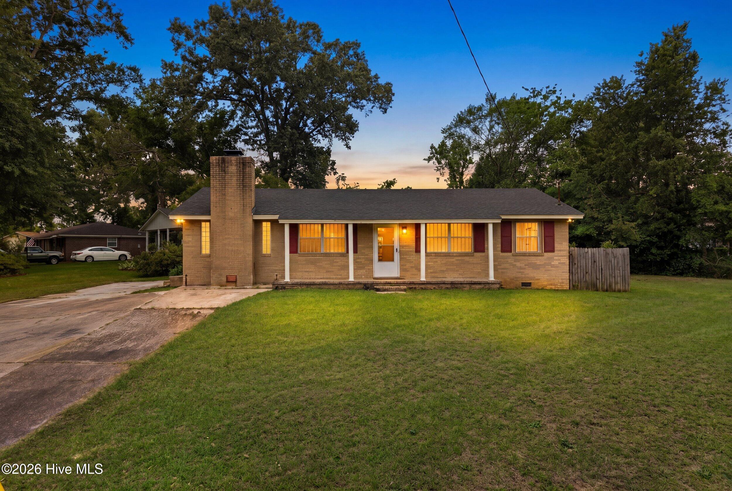 2911 Fernwood Drive Property Photo 1