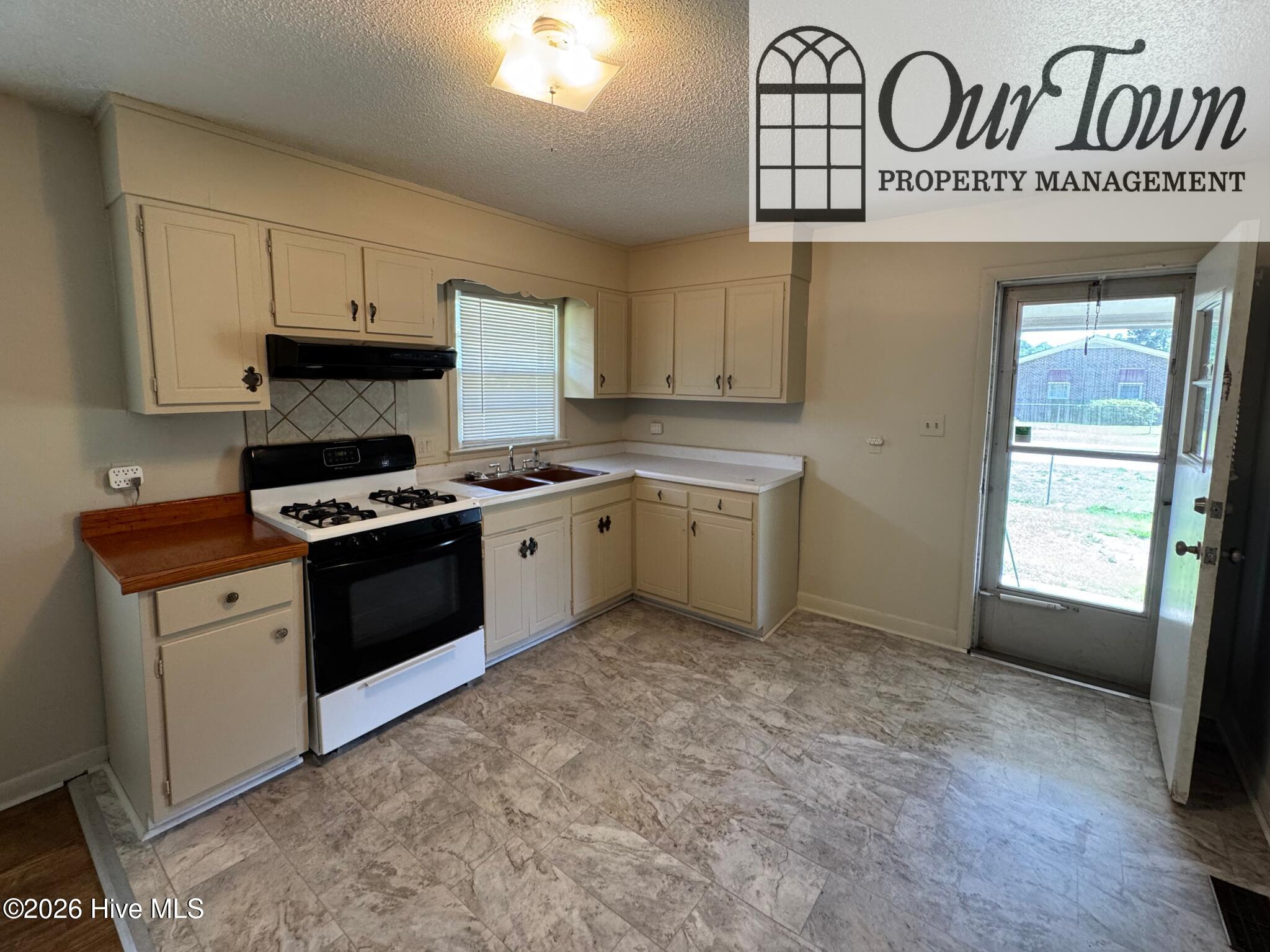 5100 White Oak Loop Property Photo 5
