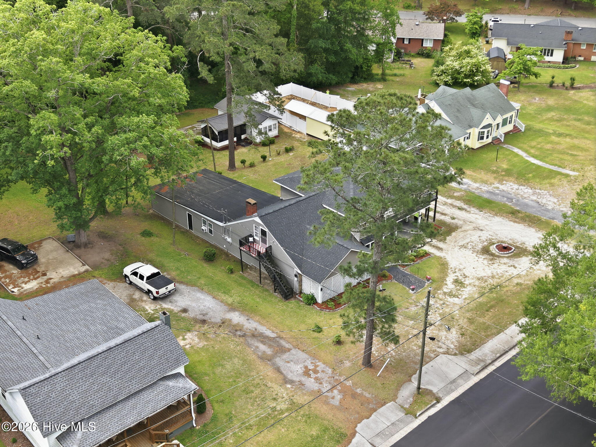 1011 W Main Street Property Photo 6