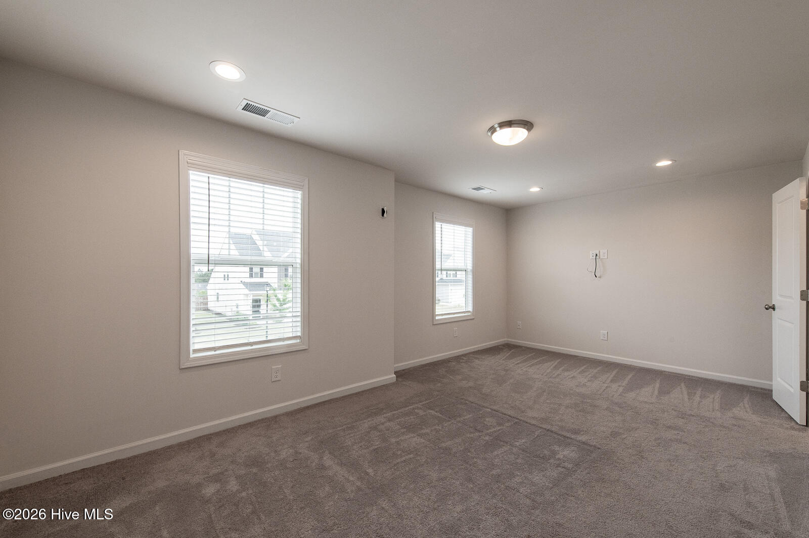 754 Justify Loop Property Photo 12
