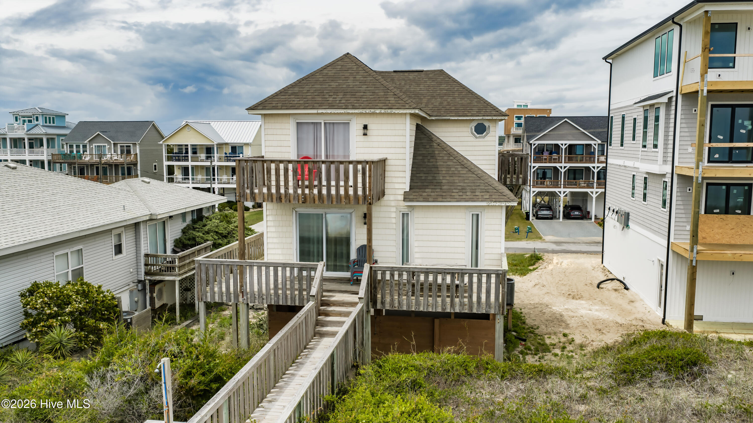 608 S Shore Drive Property Photo 5
