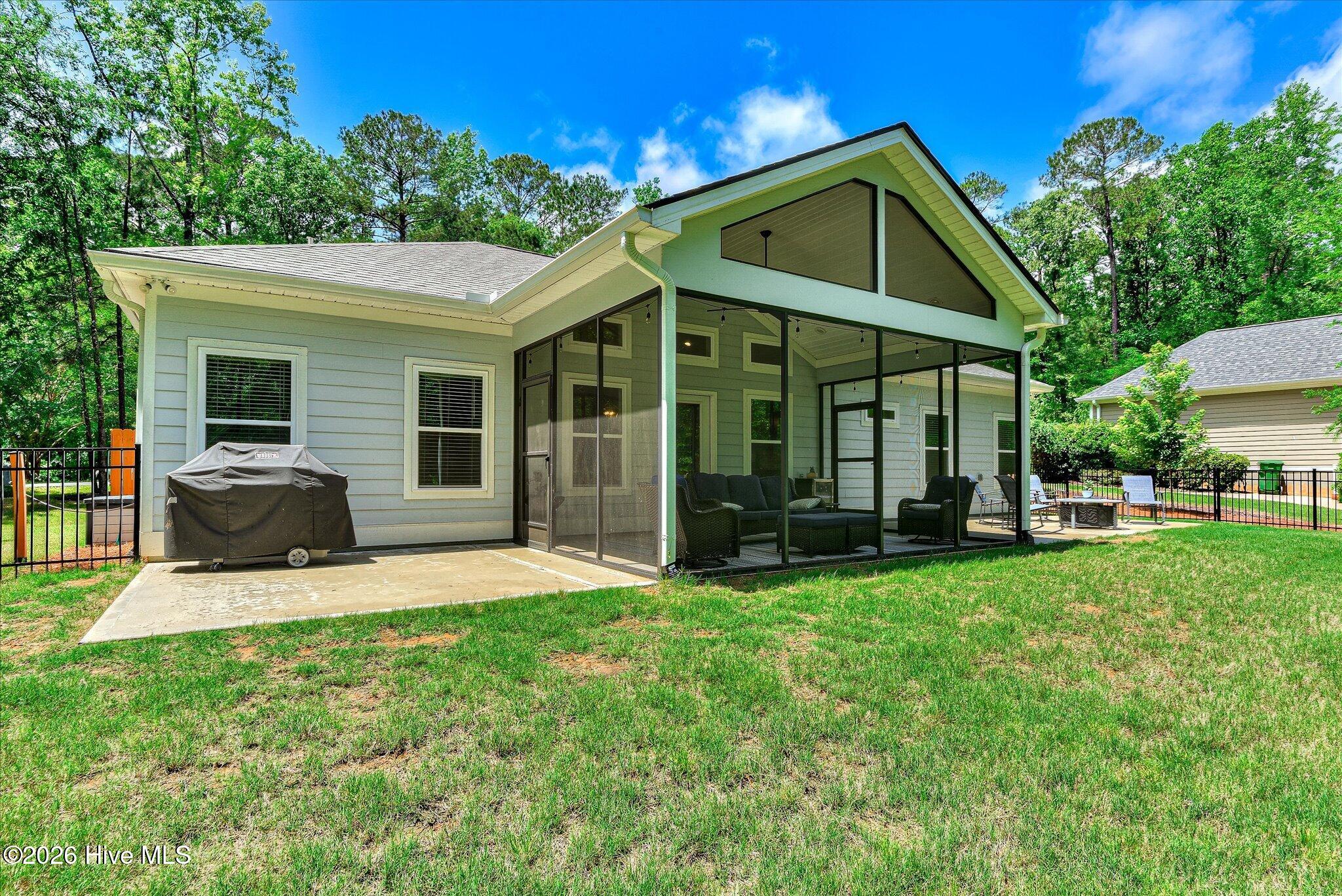 212 Deveraux Point Property Photo 30