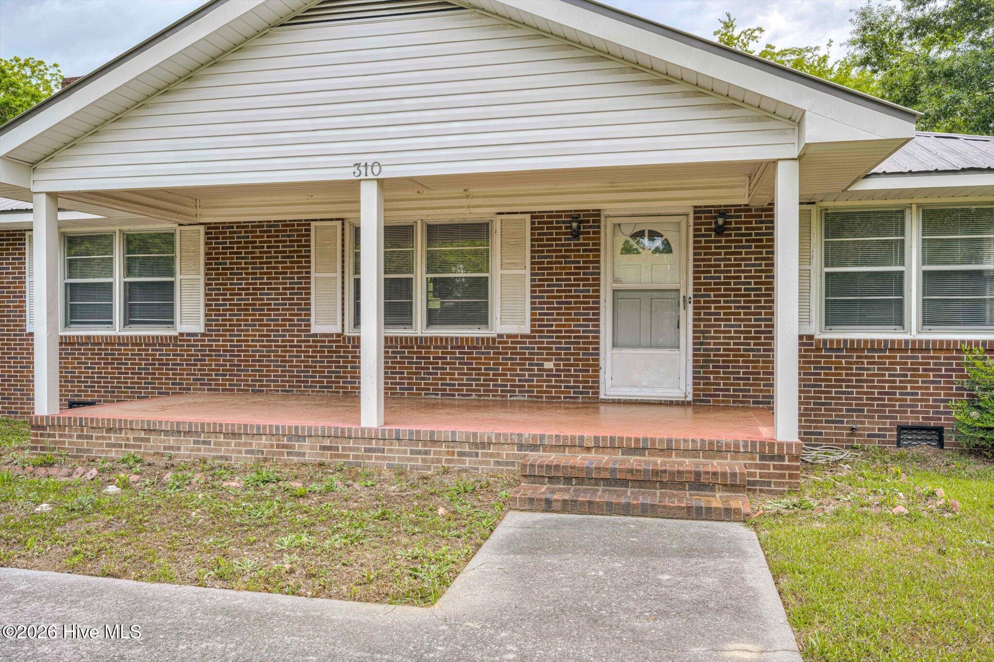 310 Black Street Property Photo 4