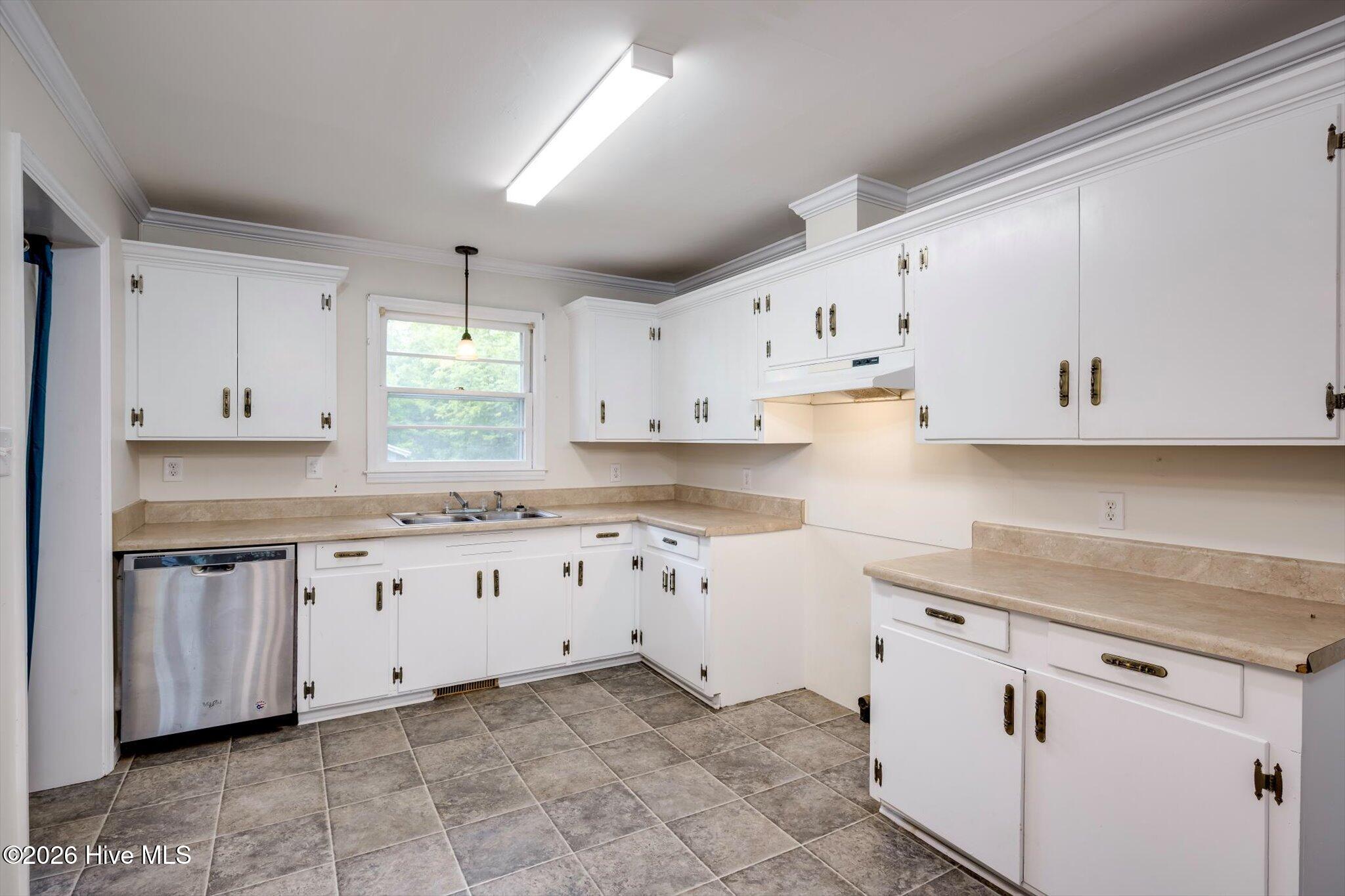 310 Black Street Property Photo 12